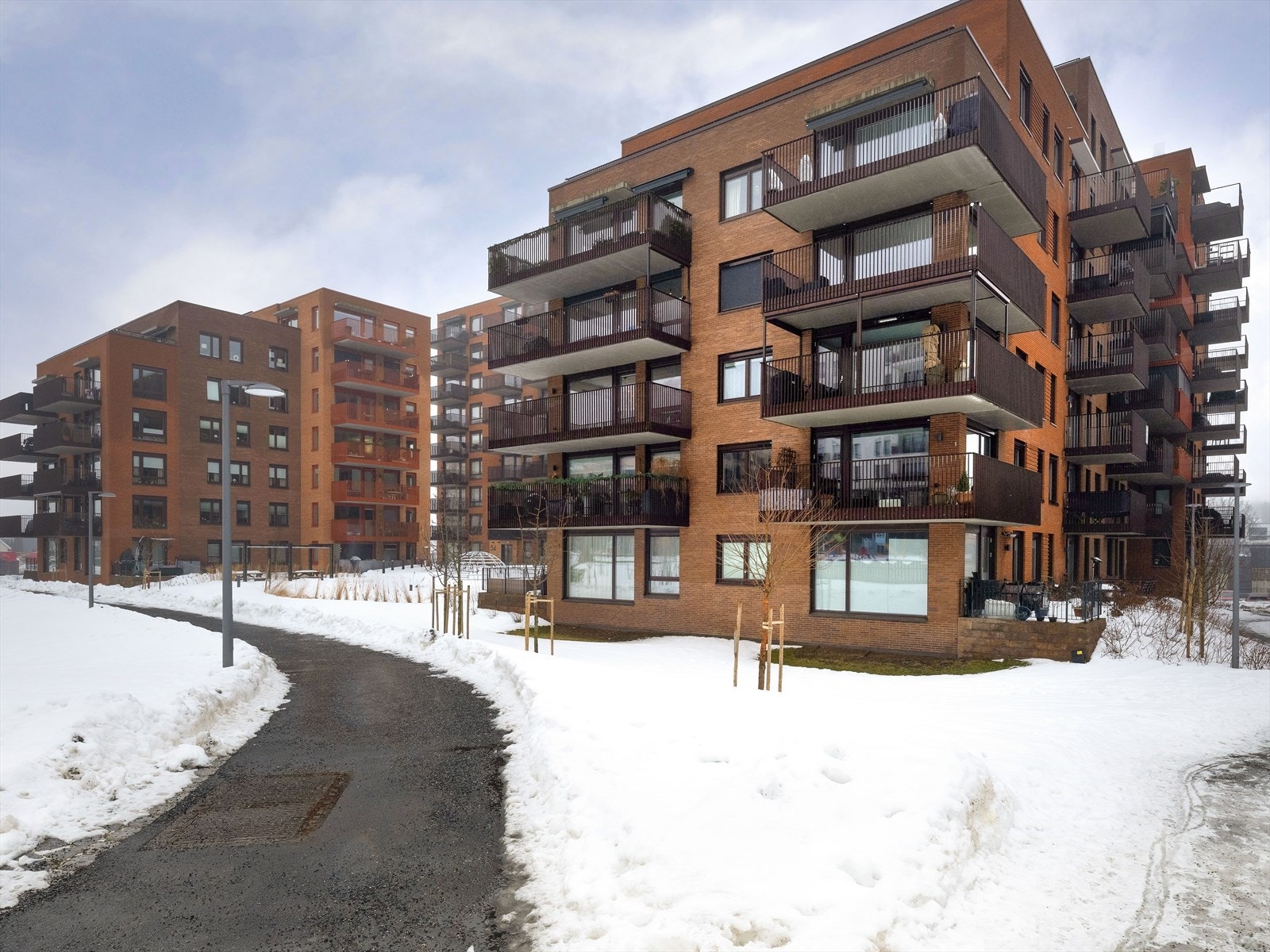 Hverdagslogistikken er enkel med Rema 1000 og en søndagsåpen Joker kun minutter unna. Galleribilde