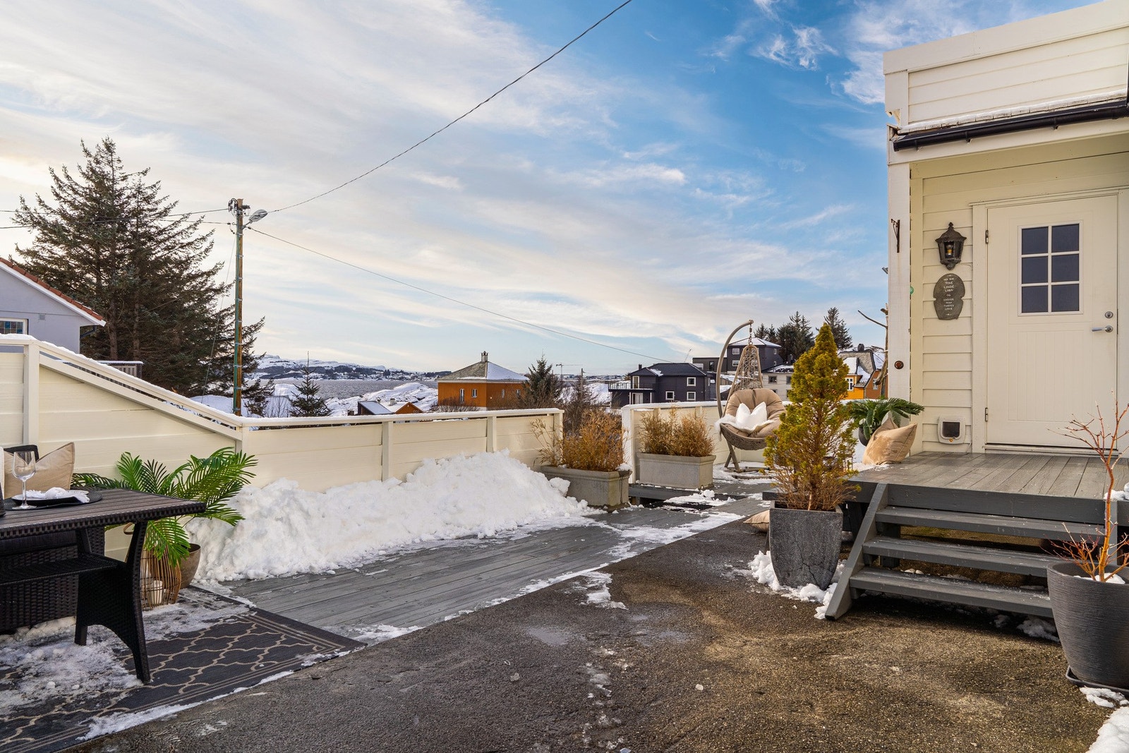 - Her kan du nyte fjord- og havutsikt i horisonten - Galleribilde