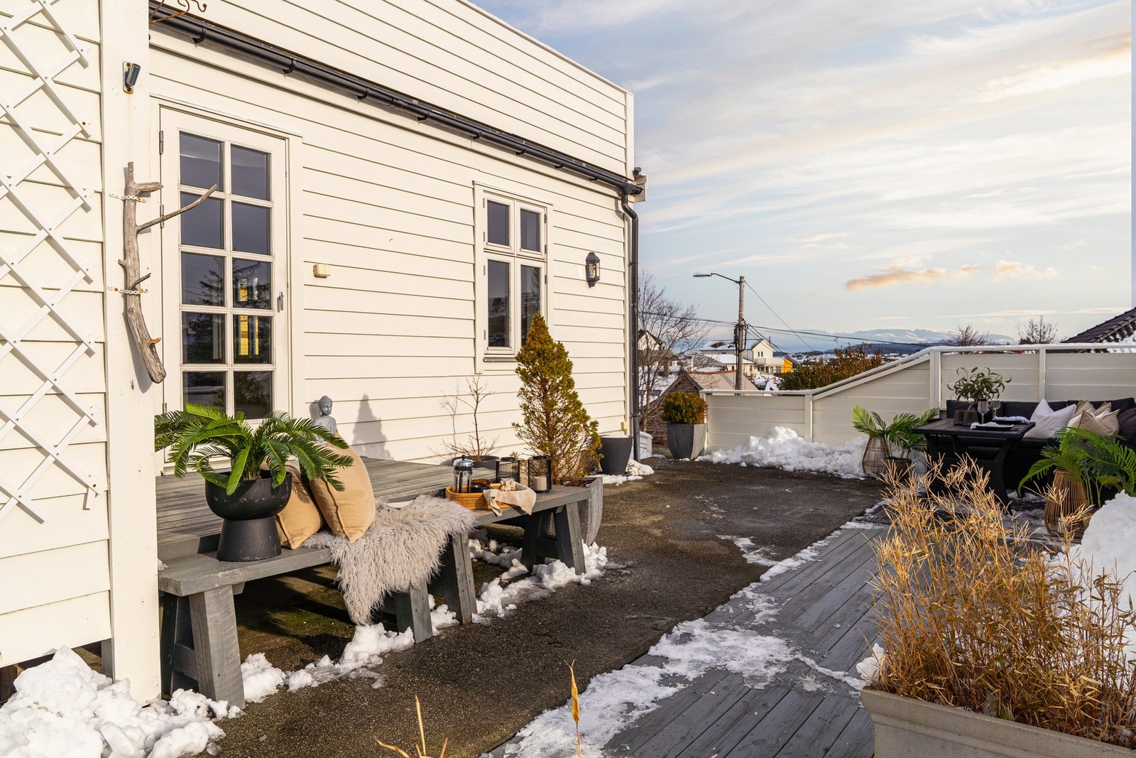- Perfekt for grilling, morgenkaffe eller sene sommerkvelder med utsikt mot havet - Galleribilde