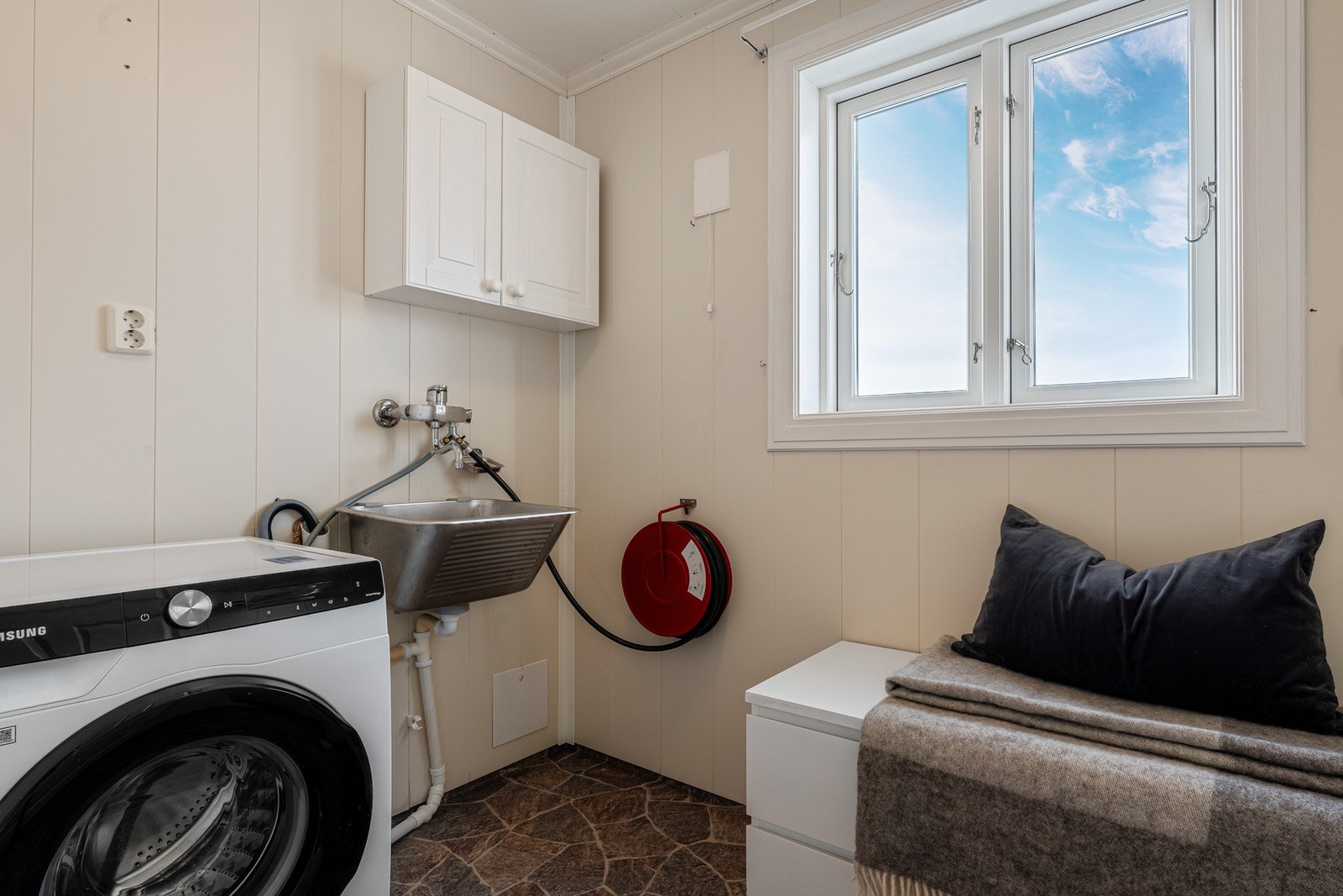 - Vaskerom på 3,9 m² med varmekabler i gulv - Galleribilde