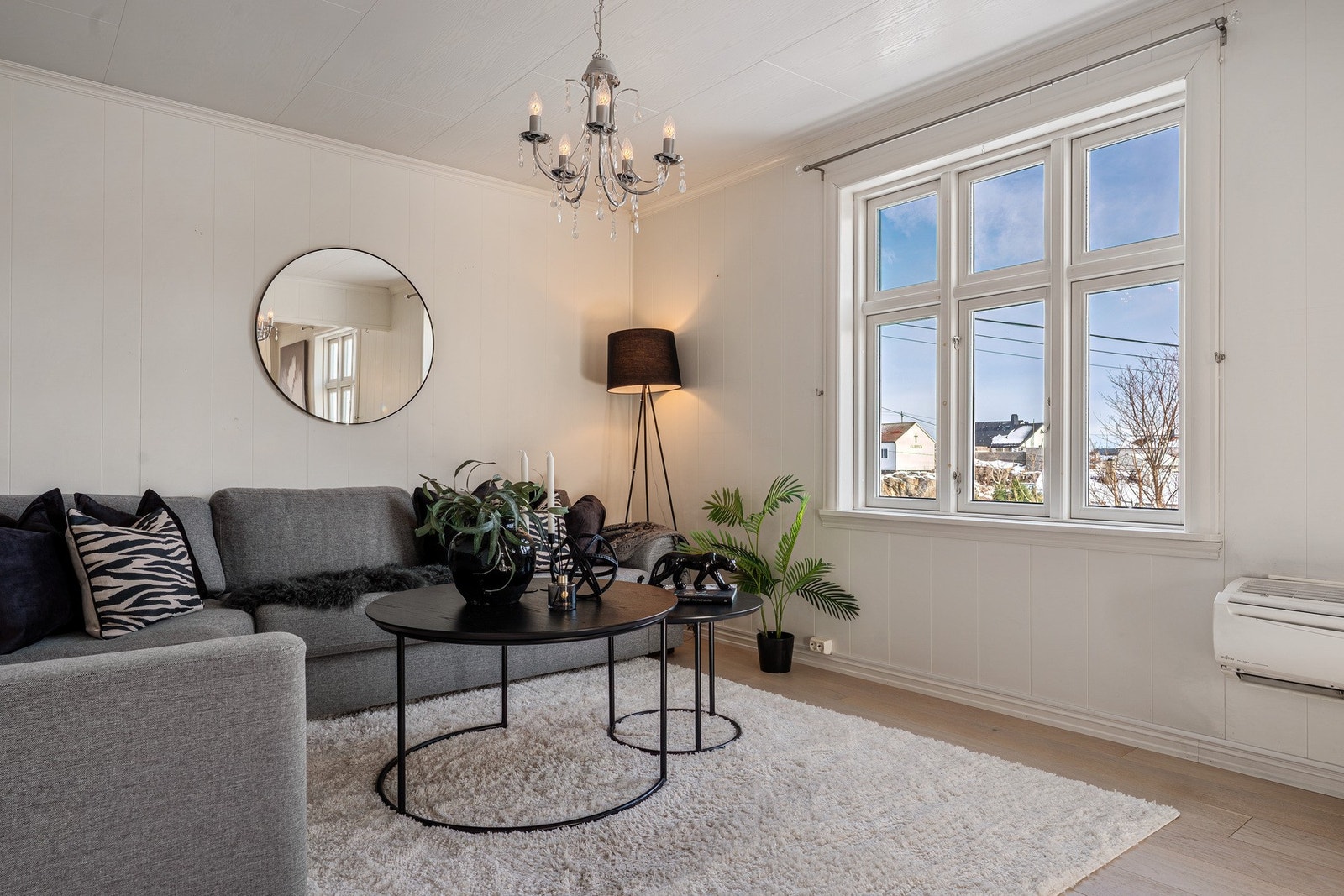 - Generøse vindusflater sørger for godt lysinnslipp - Galleribilde