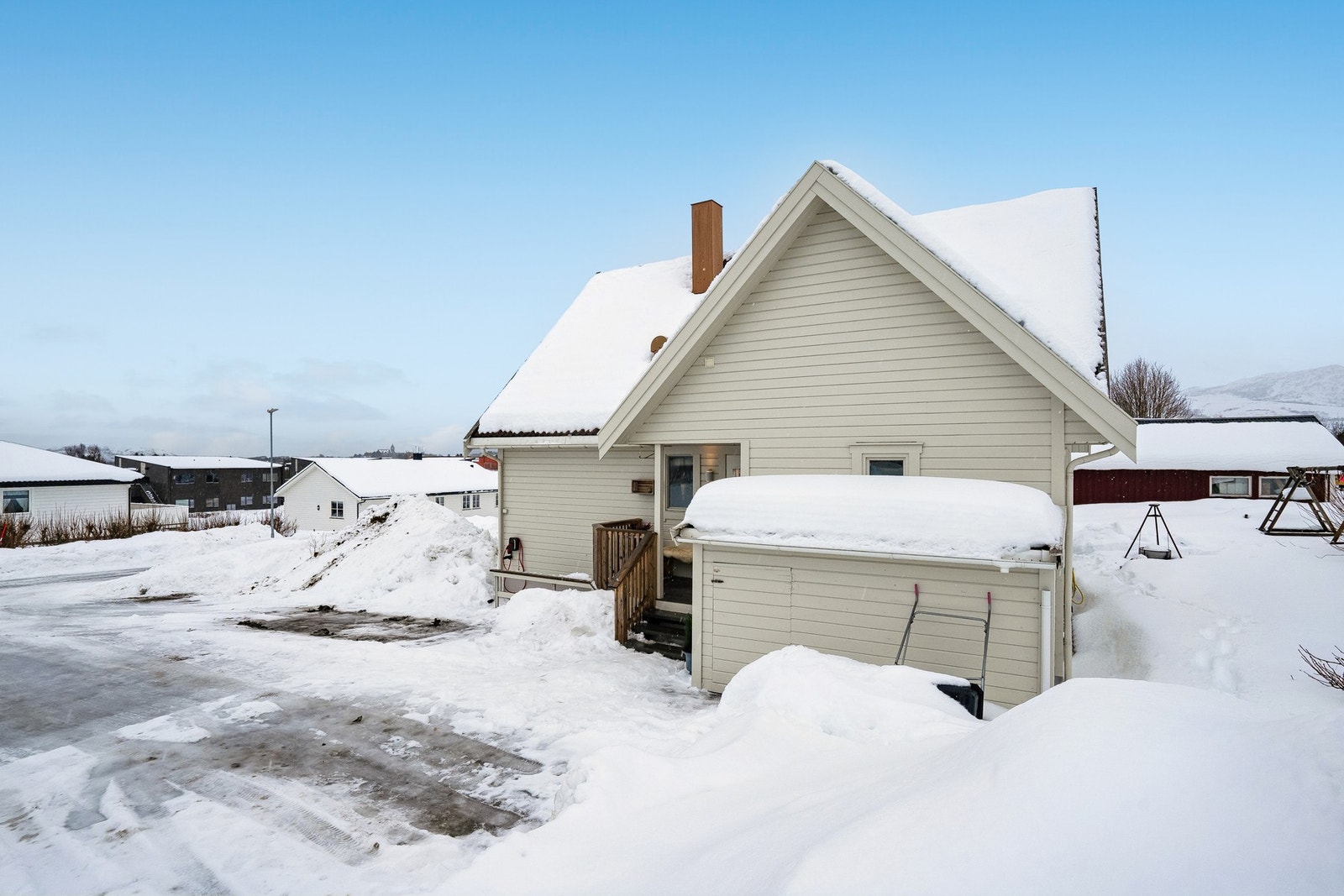 Last ned salgsoppgaven for utfyllende informasjon om eiendommen. Galleribilde