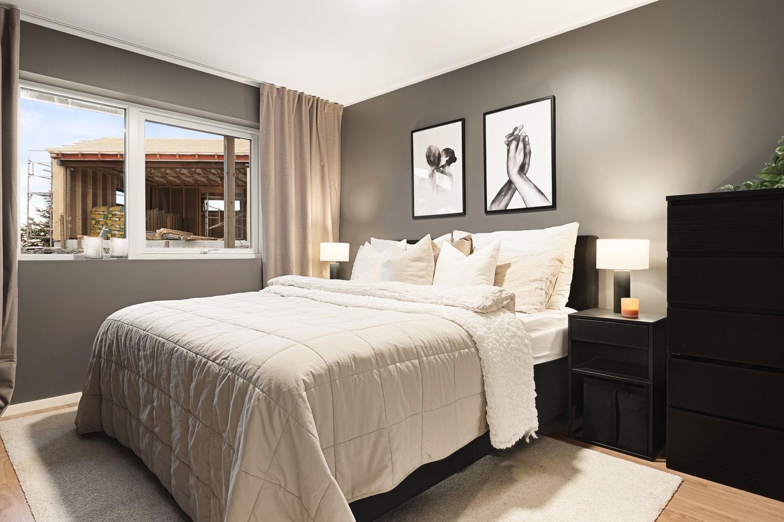 Flott soverom i boligens 2. etasje på 8 kvm. Galleribilde