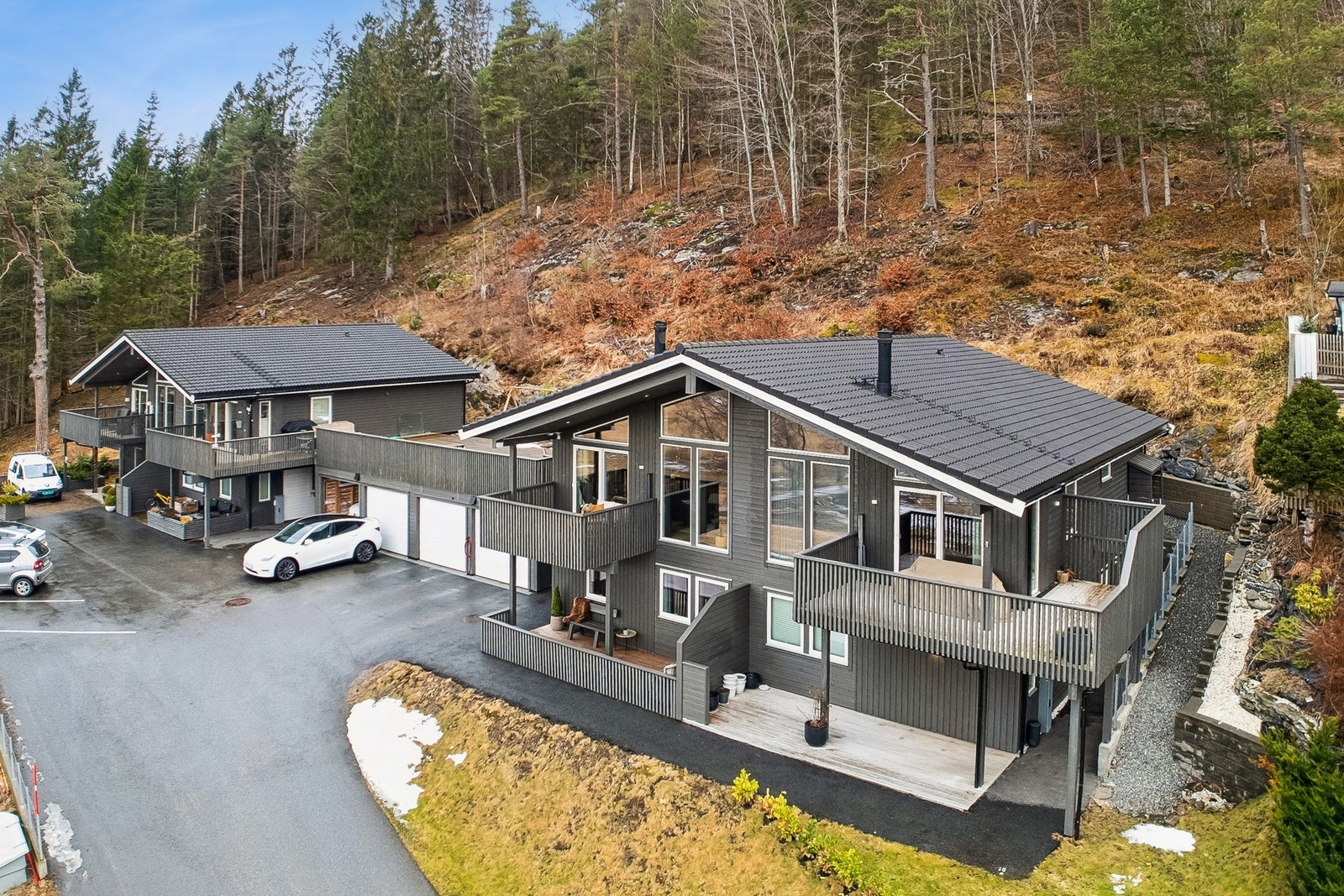 - Felles parkering som er avmerket - Galleribilde