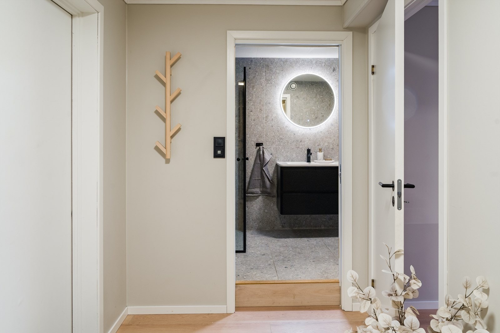 Fra gangen er det inngang til badet Galleribilde