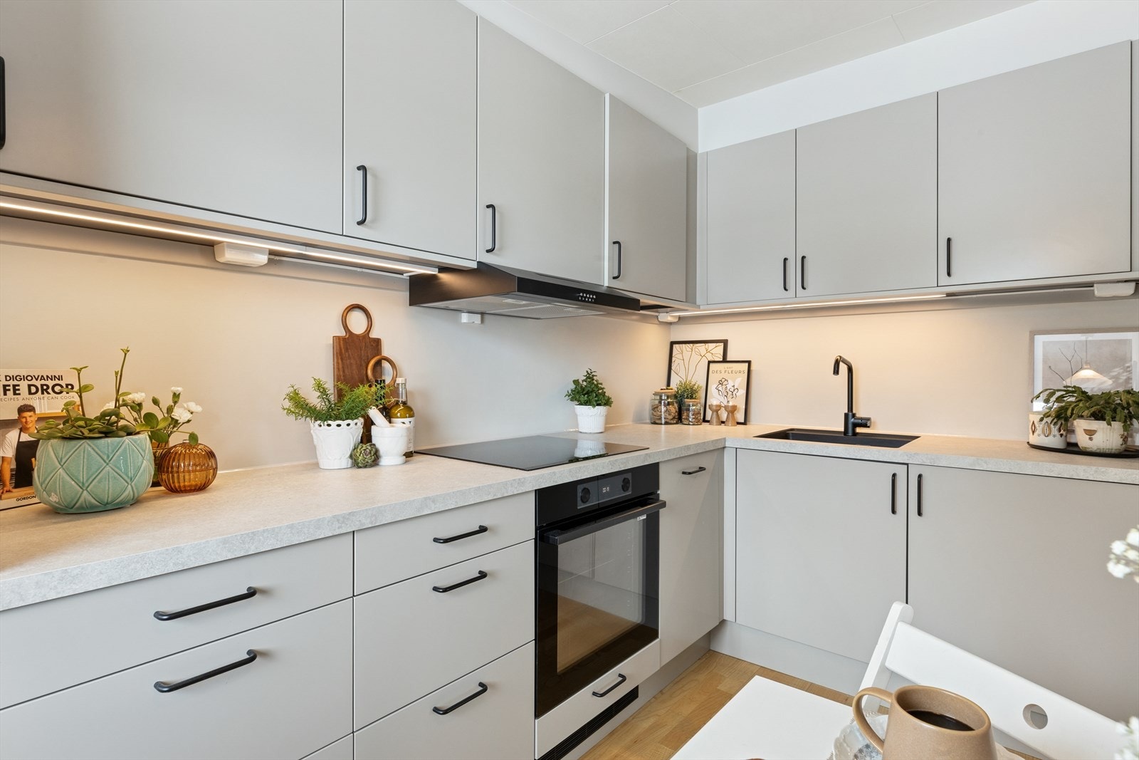 Det er god skap- og benkeplass Galleribilde