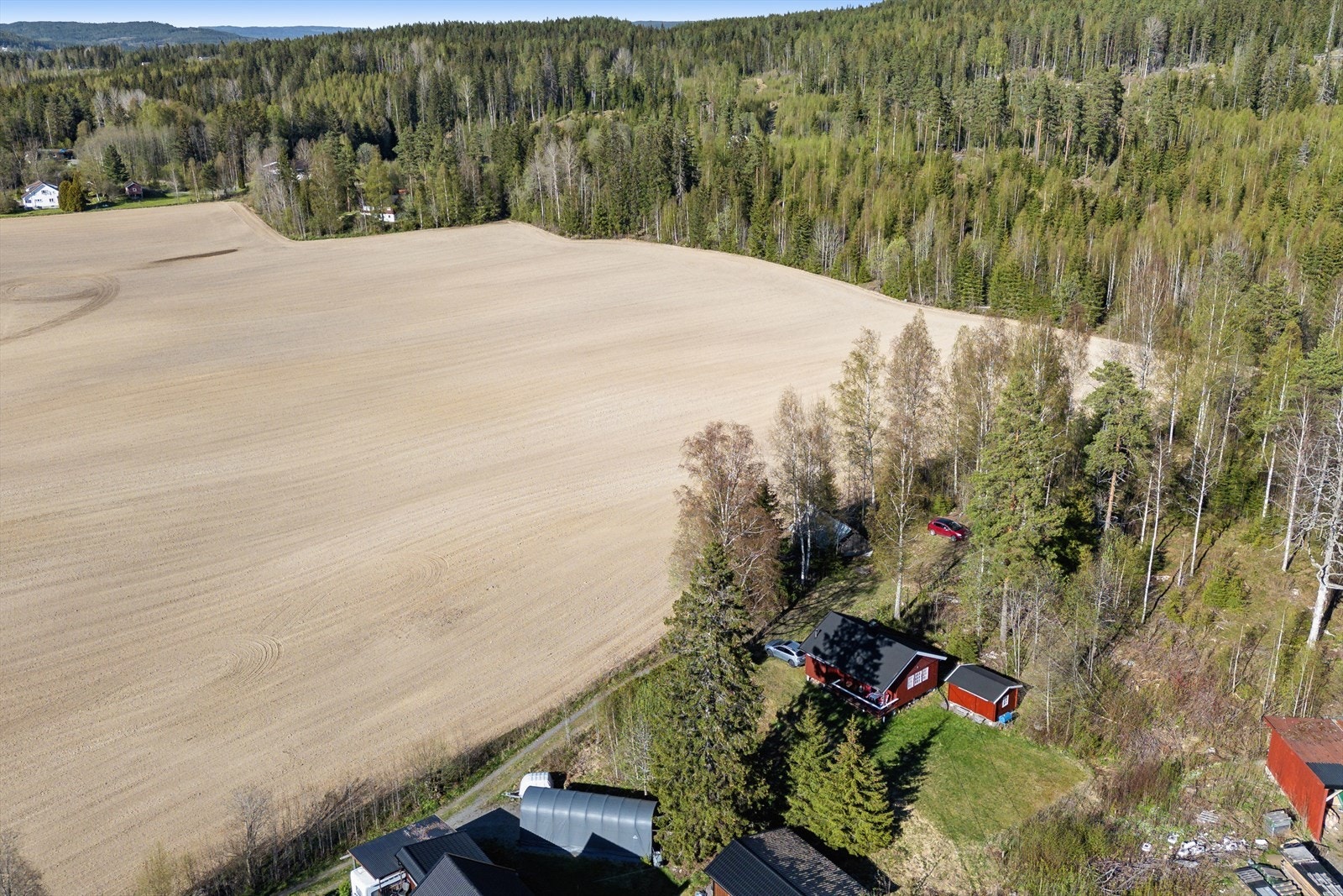Skjermet beliggenhet med naturen som nærmeste nabo. Galleribilde