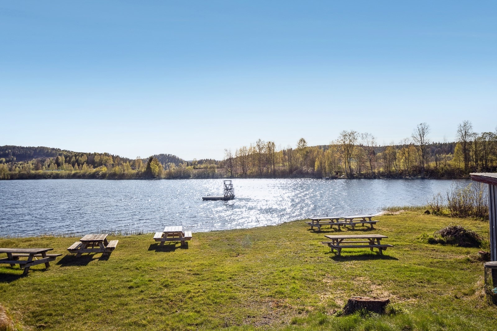 Et herlig nærområde ved Stangnessjøen, kun 500 meter unna eiendommen. Galleribilde