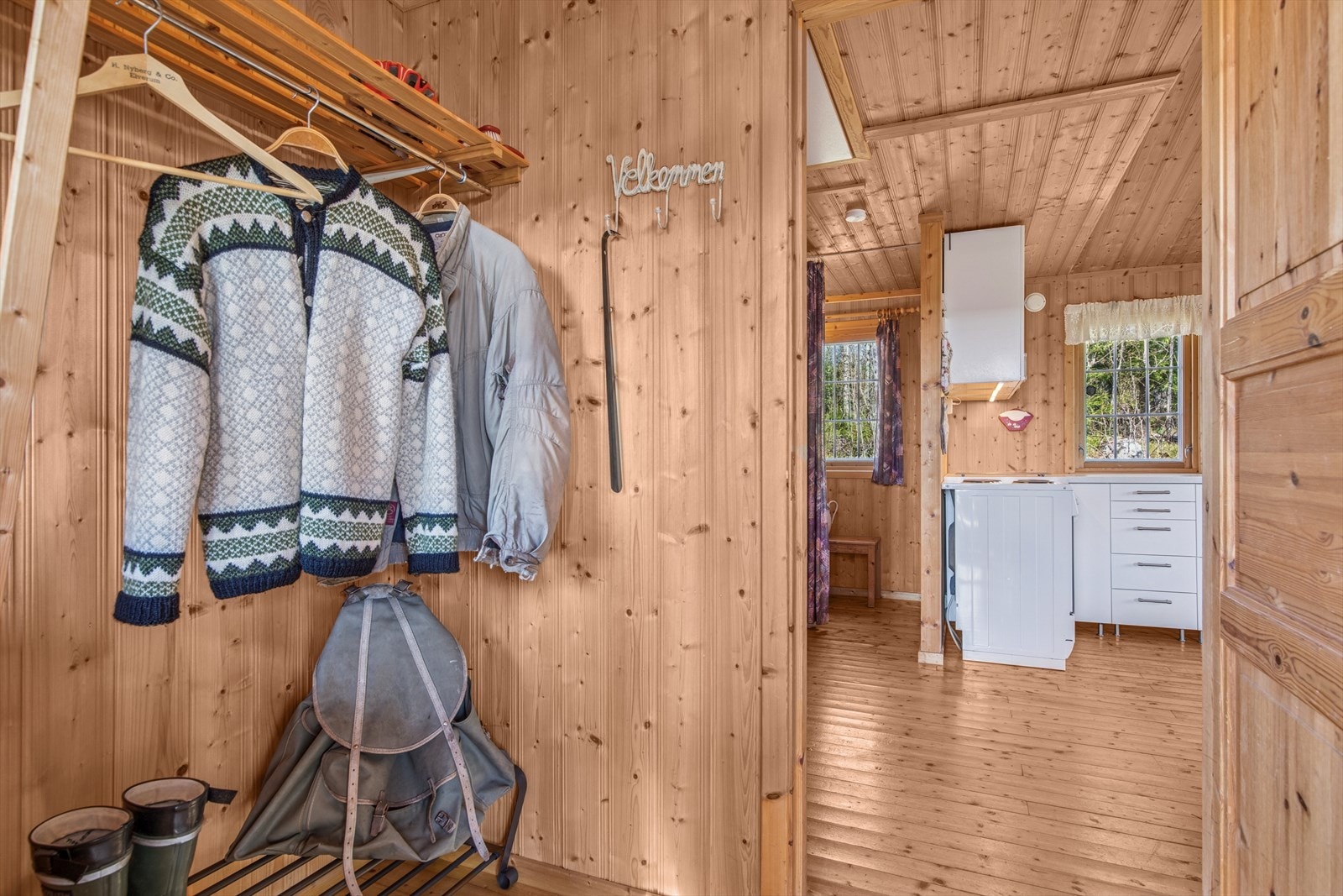 Praktisk vindfang før du kommer inn i hyttas allrom. Galleribilde