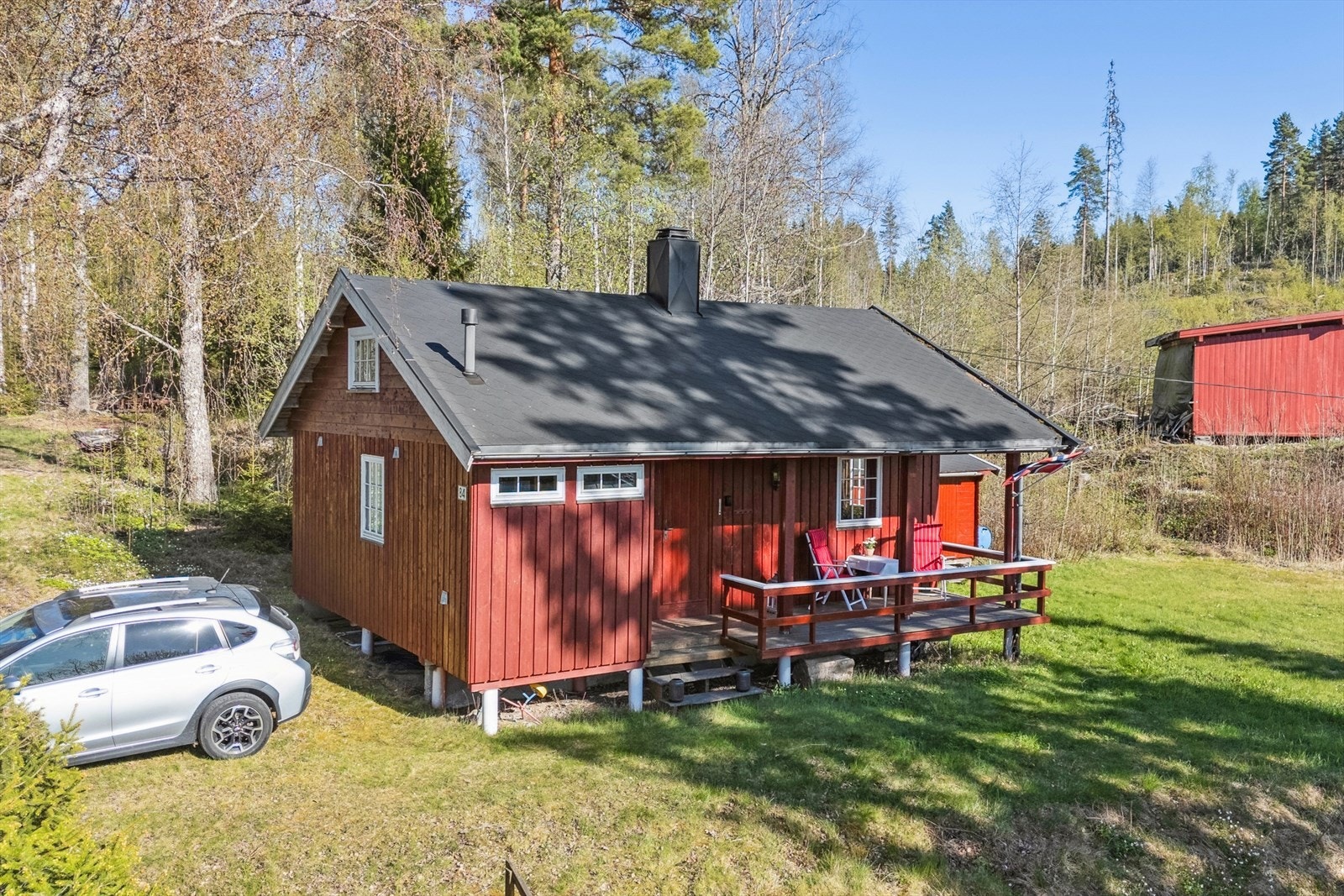 Velholdt og lettstelt hytte fra 1990 med naturen som nærmeste nabo. Galleribilde