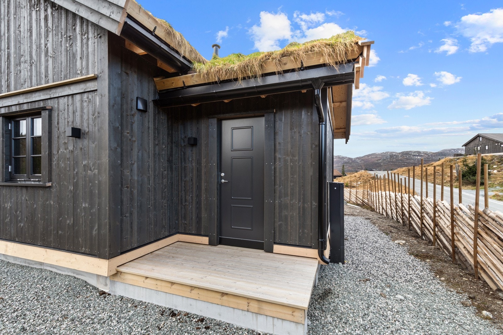 Inngangsdør til bod/vaskerom. Galleribilde