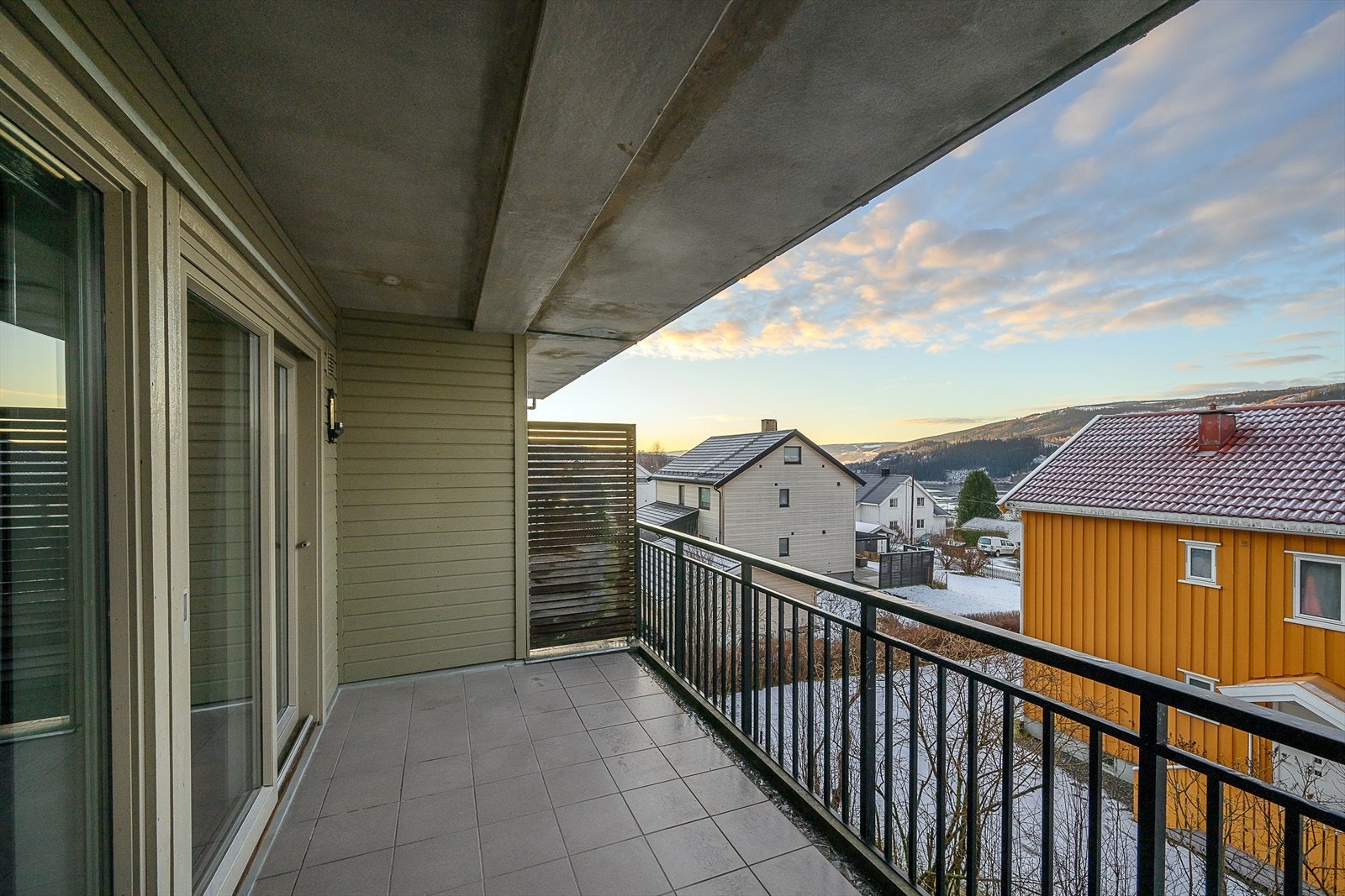 Det er god solgang på terrassen. Galleribilde