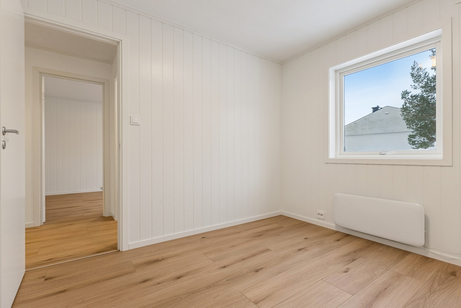 Rekkehus med tre pene og lyse soverom - klare for å innredes etter egne ønsker og behov. Galleribilde