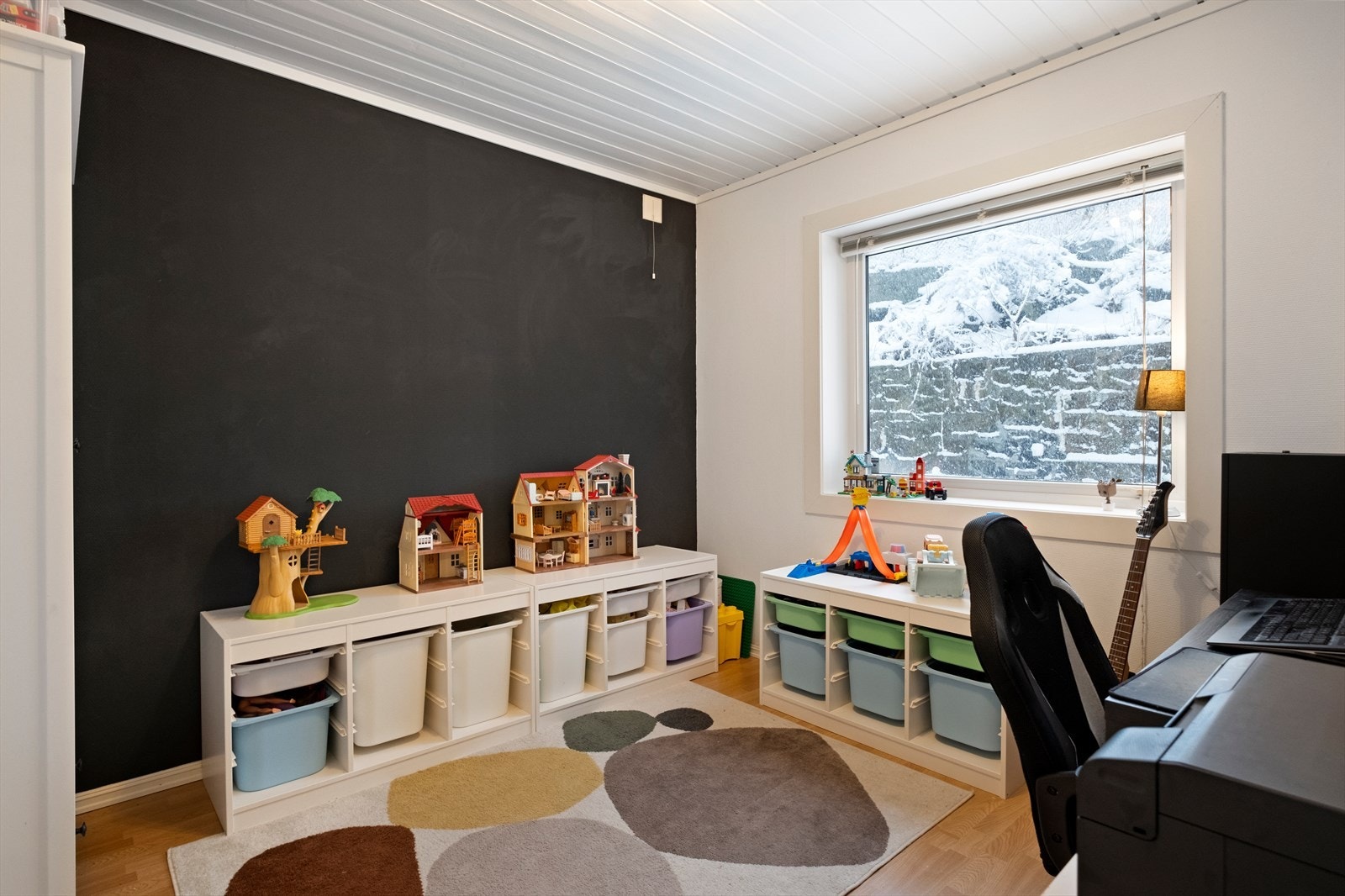 Soverom - I dag innredet som kontor/lekerom Galleribilde