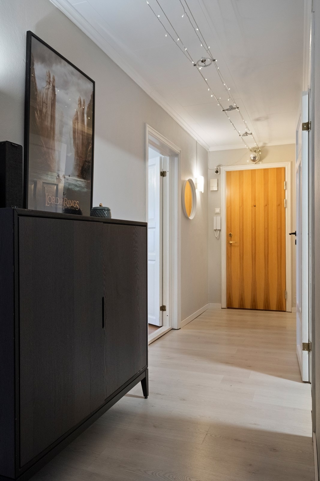 Entré/gang med callinganlegg for enkel adgang Galleribilde