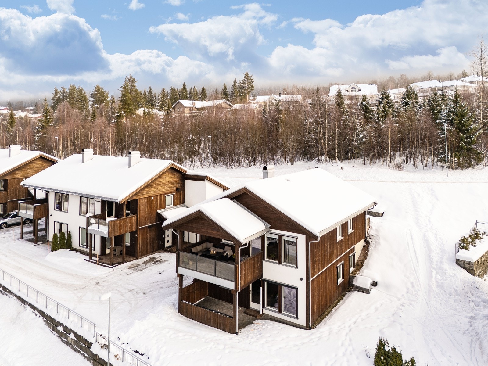 Svært innbydende del av tomannsbolig med 3 soverom i attraktivt boligområde. Galleribilde