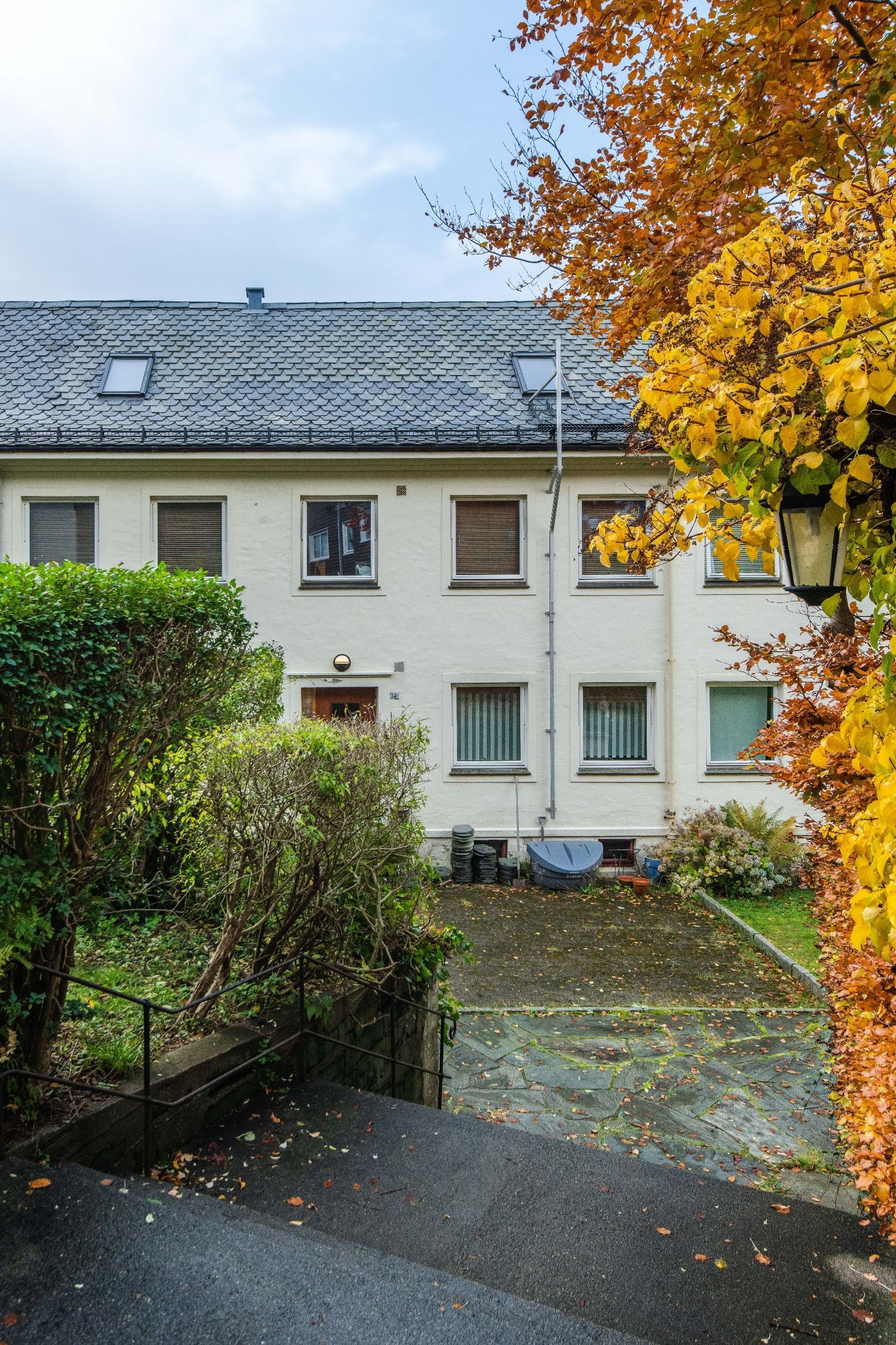 Tilkomst via trappene fra Kirkegaten Galleribilde