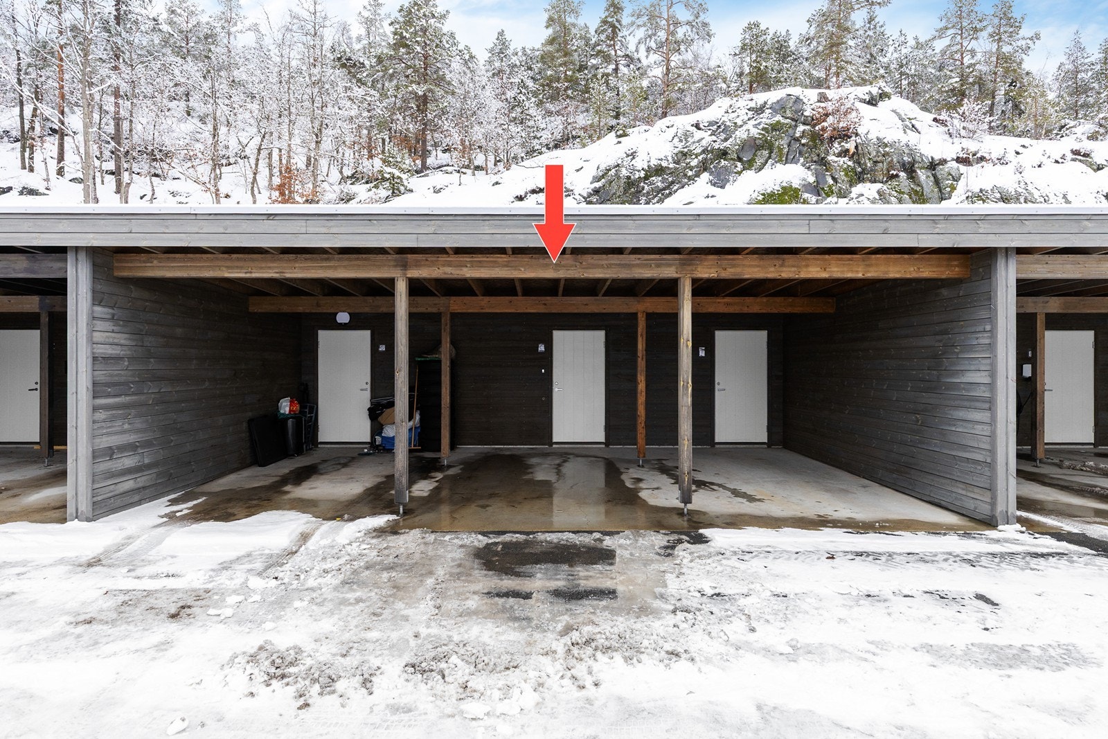 Carport med bod i bakkant Galleribilde