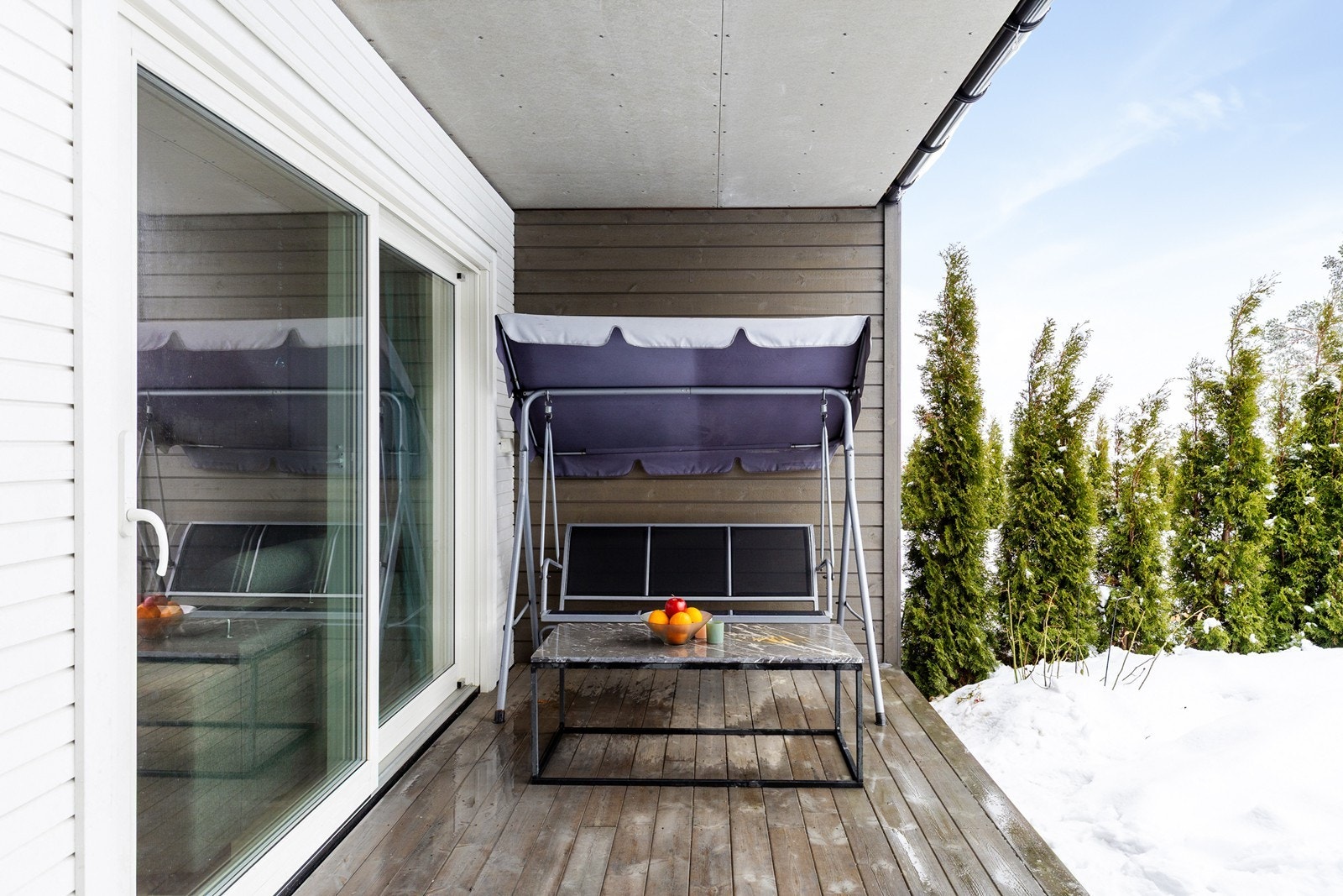 Koselig terrasse med utgang direkte fra stuen. Galleribilde