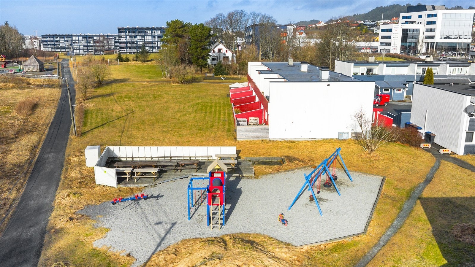 "Texasbyen" er kjent for sitt trivelige bomiljø og hyggelige nabolag - her er alt tilrettelagt for at både barn og voksne skal trives! Galleribilde