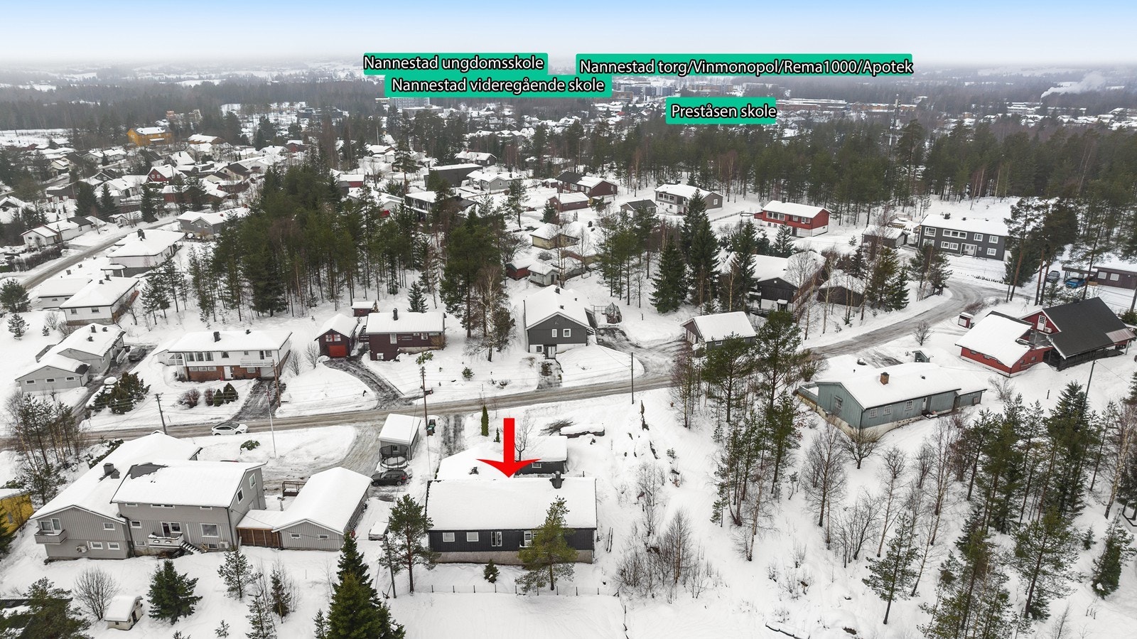 Eiendommen ligger i et etablert og familievennlig område med kort vei til Preståsen skole. Galleribilde