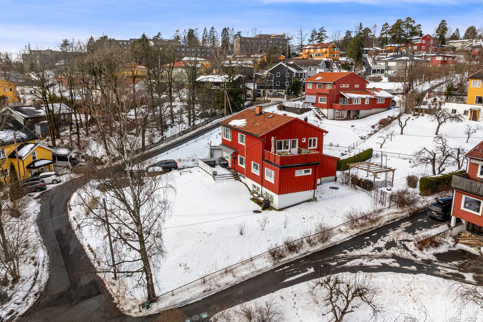 Velkommen til Brattelia 3, presentert av Ina Sartz v/Tinholt Eiendomsmegling. Galleribilde