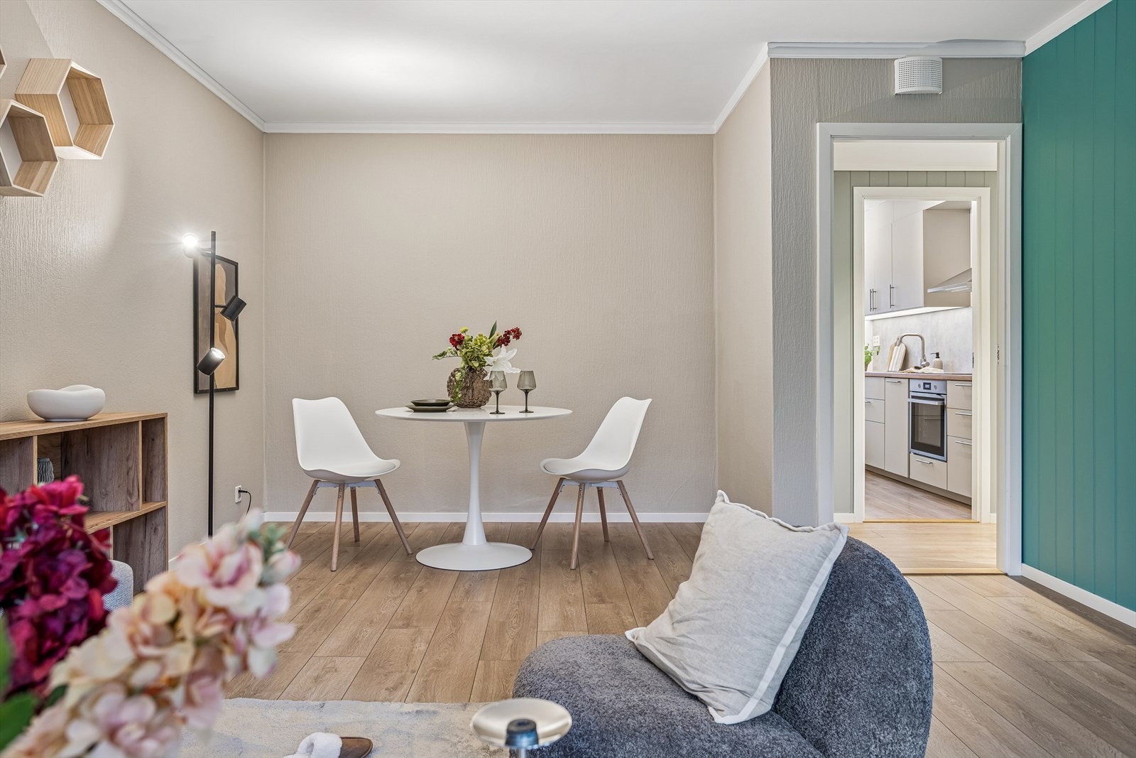 Her er det god plass for en egen spisesone i tilknytning til stuen. Galleribilde