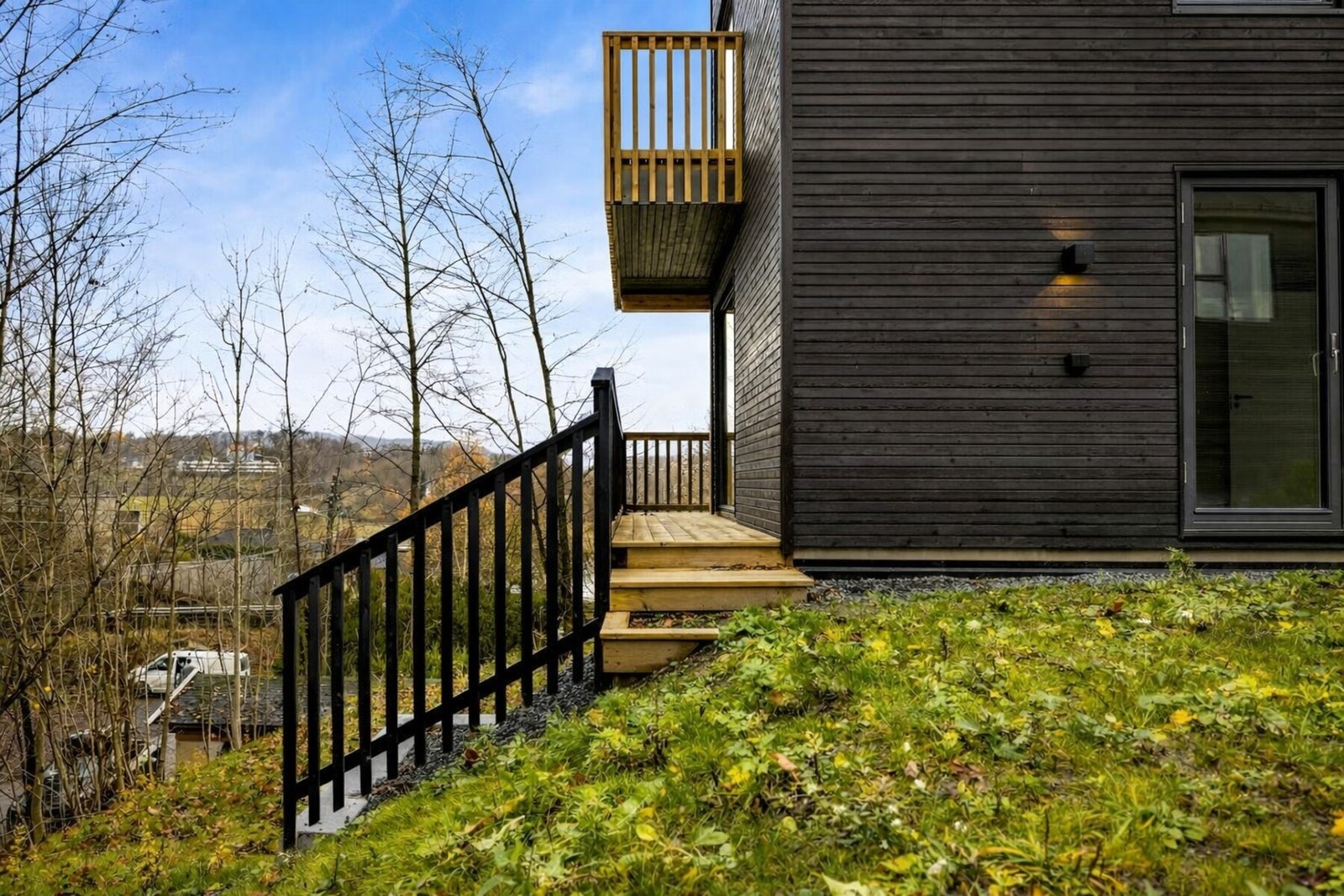 Inngang til balkong i 1. etg, illustrasjoner kan avvike fra faktiske forhold. Galleribilde