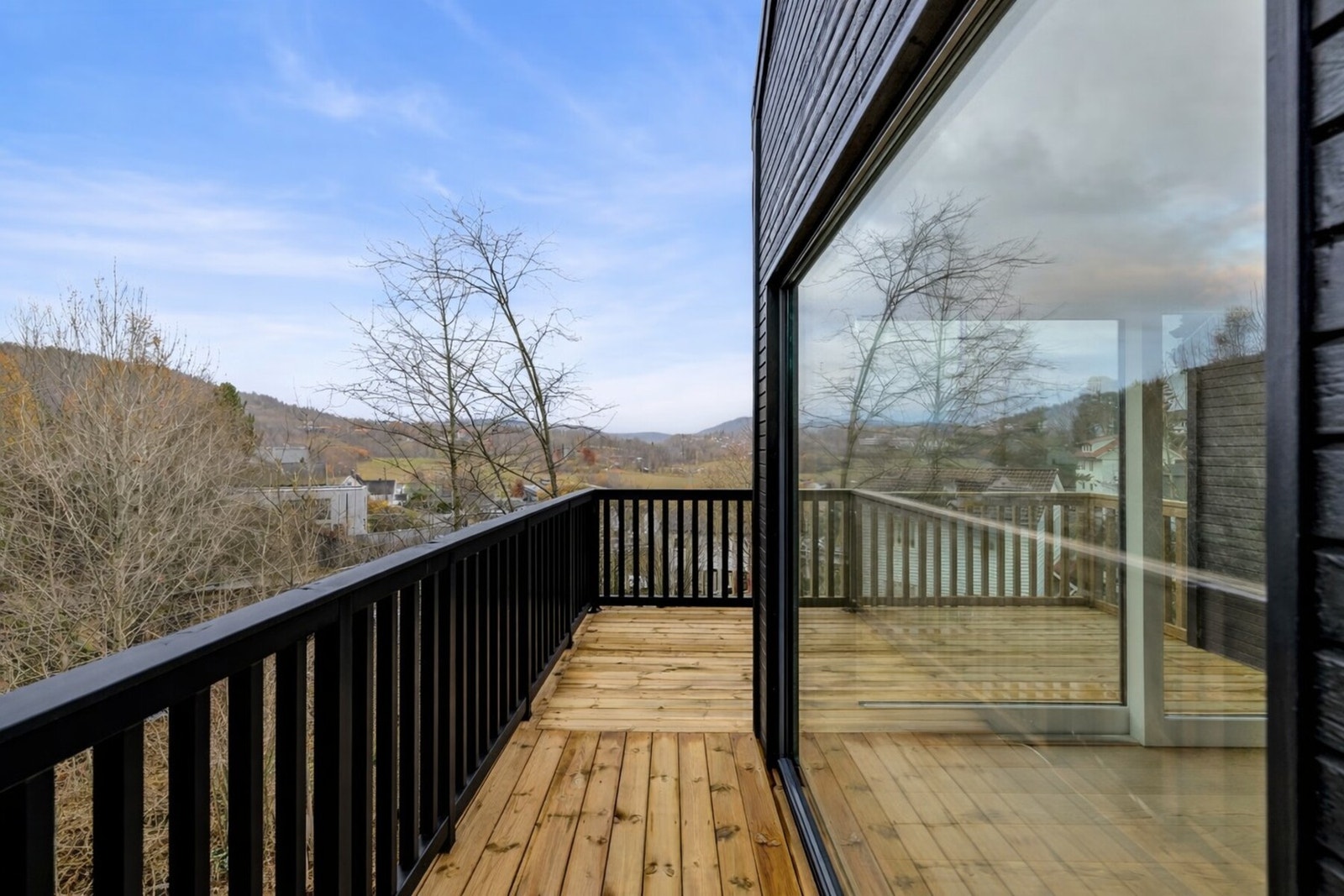 Solrik balkong, illustrasjoner kan avvike fra faktiske forhold. Galleribilde