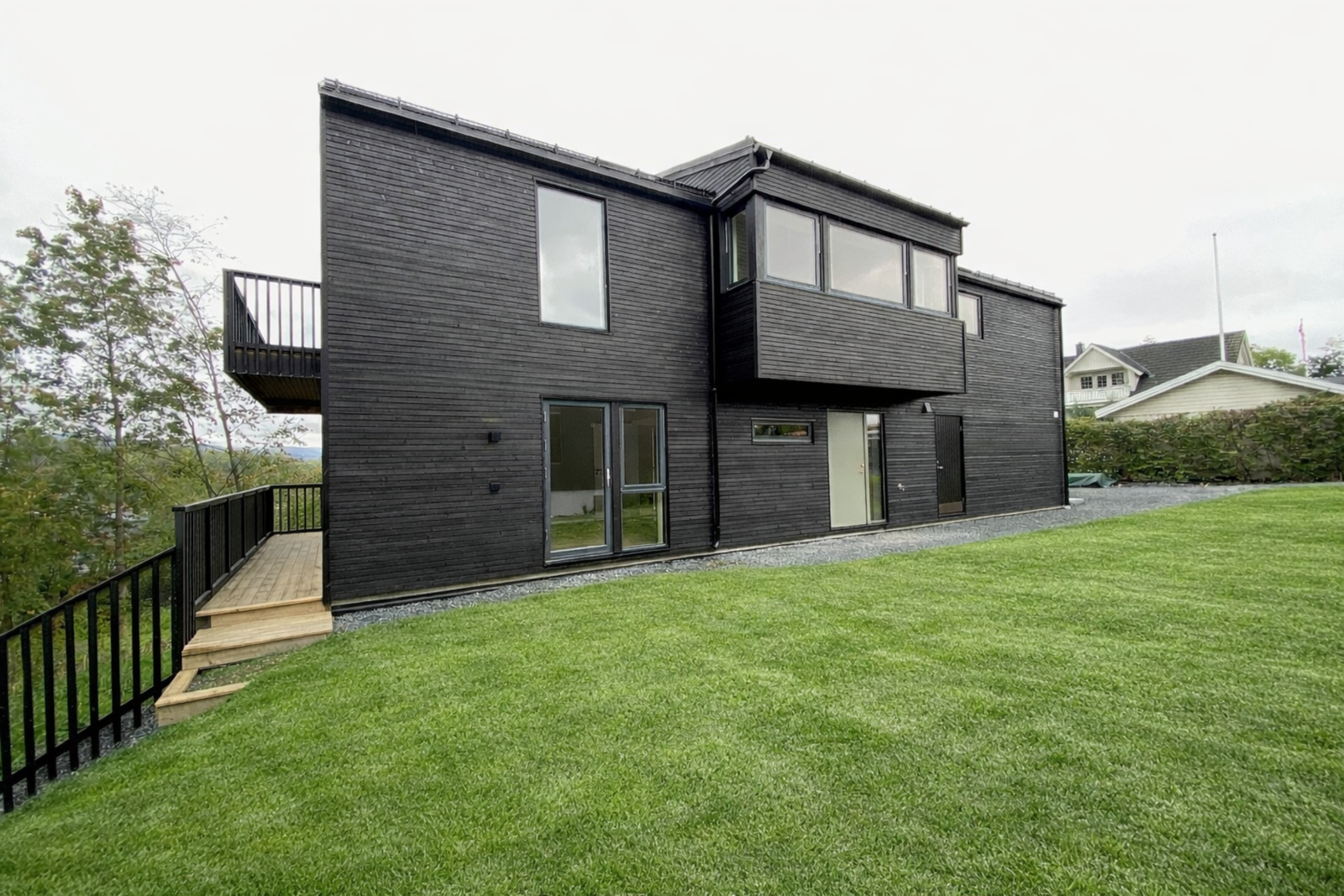 Fasade fra inngang, illustrasjoner kan avvike fra faktiske forhold. Foto Bjørnar Solberg, isnitt AS Galleribilde