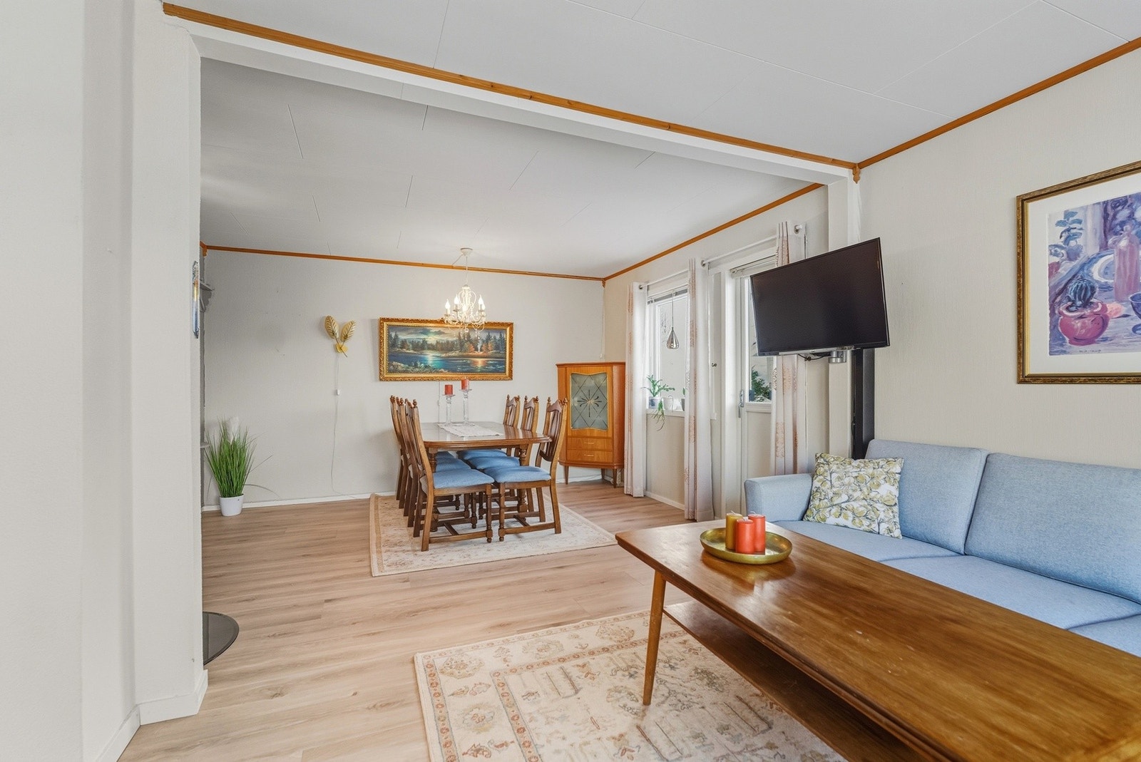 God plass til både sitte-og spisegruppe i egne soner. Galleribilde