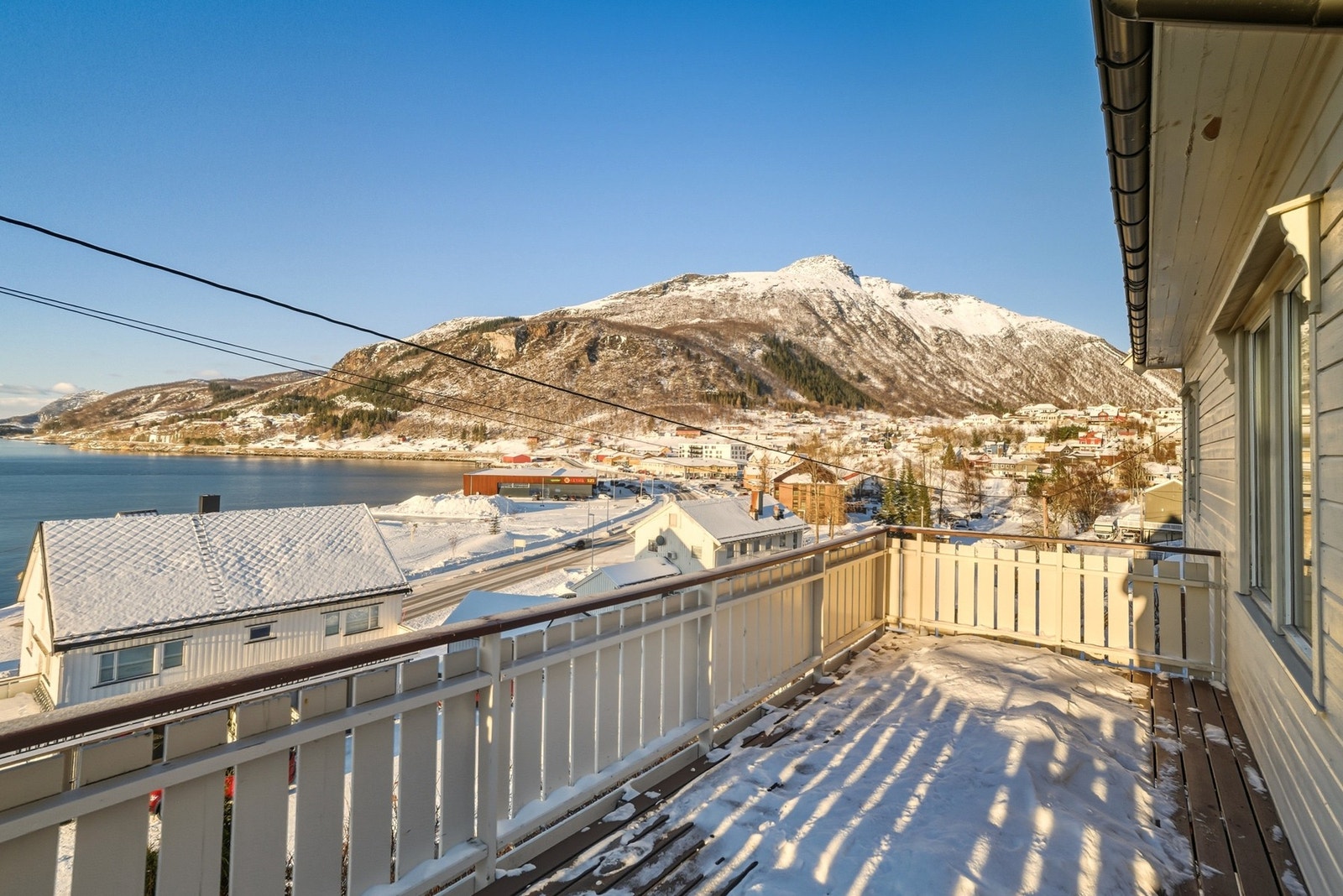 Her har du god plass til utemøblement og grill. Galleribilde