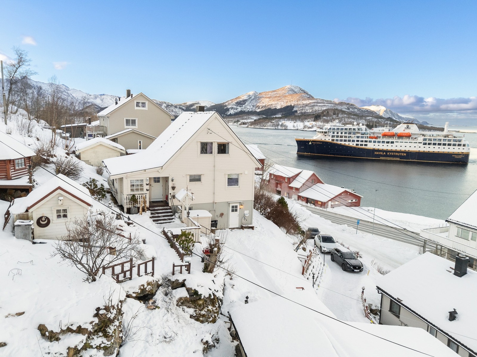 EiendomsMegler1 v/ Mathias Olsen presenterer Gammelveien 8! Foto: LEEL Media Galleribilde