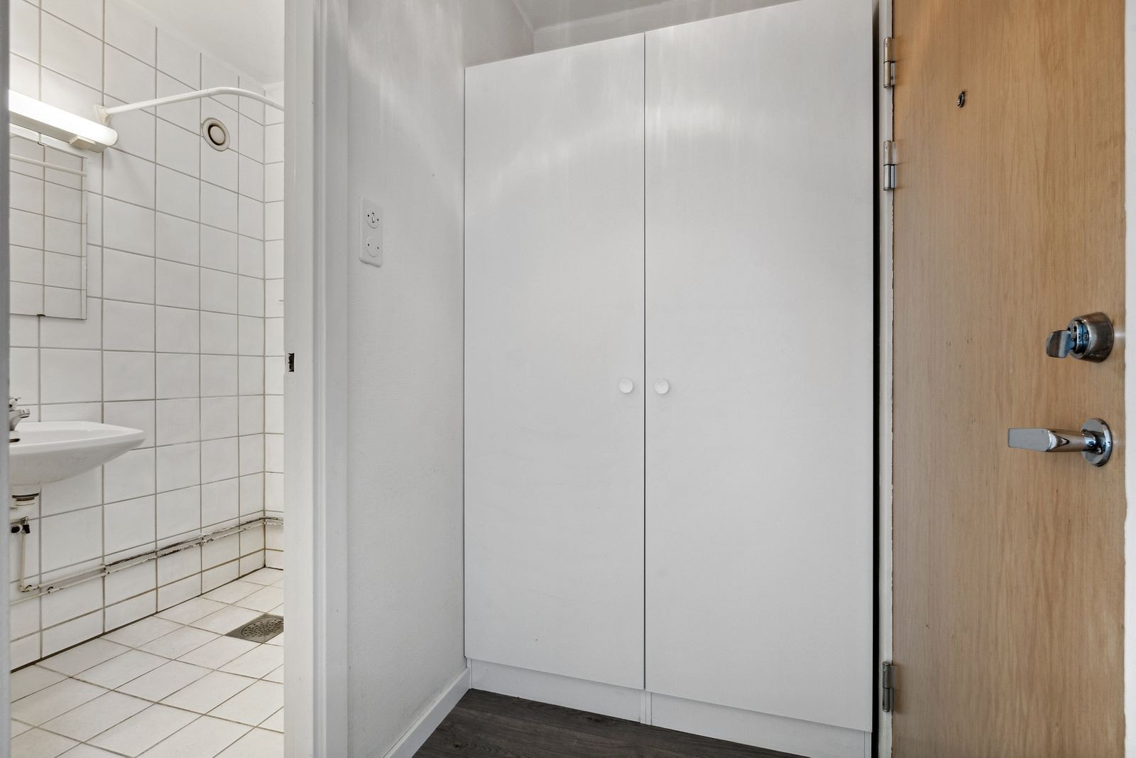 Entè med skap. Galleribilde