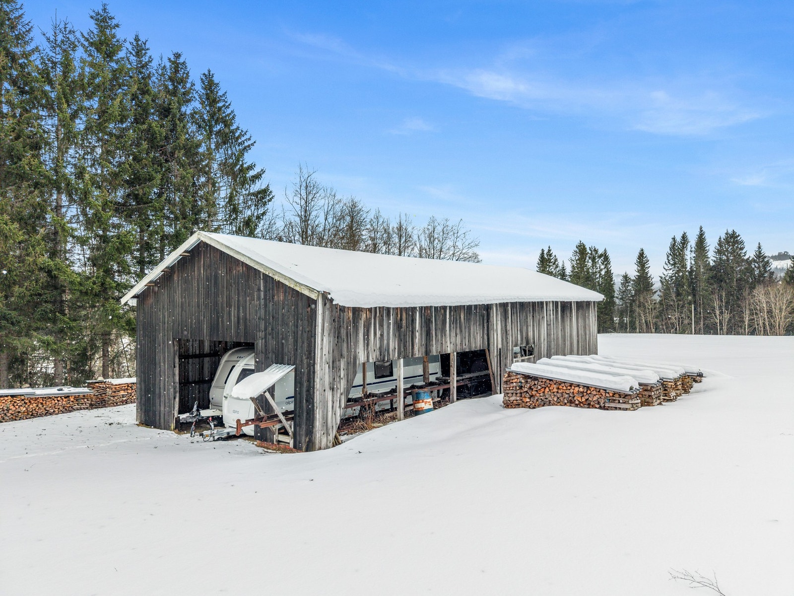 Sagbruket ble oppført ca 1977, og er ca 160m2 BTA, i Galleribilde