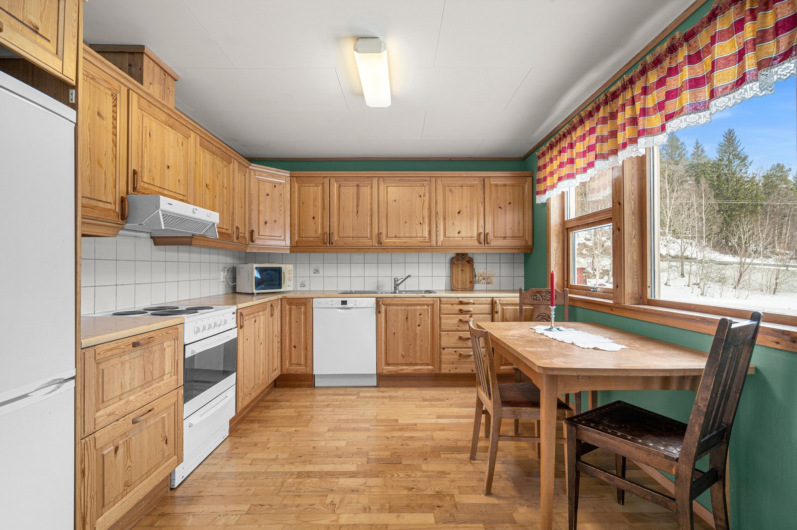 Kjøkken på ca 11m2. Galleribilde