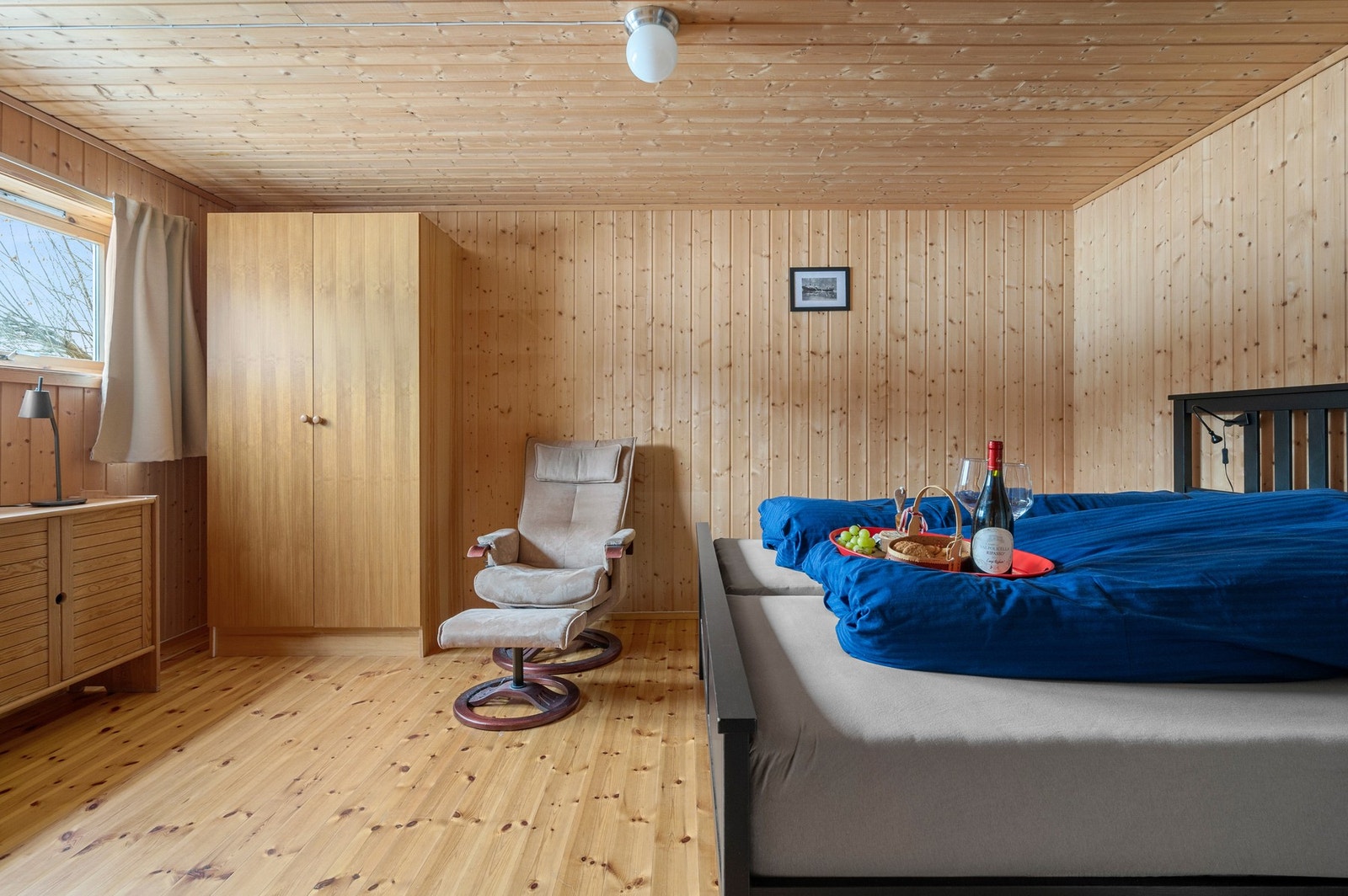 Rom i kjeller som nyttes som soverom Galleribilde