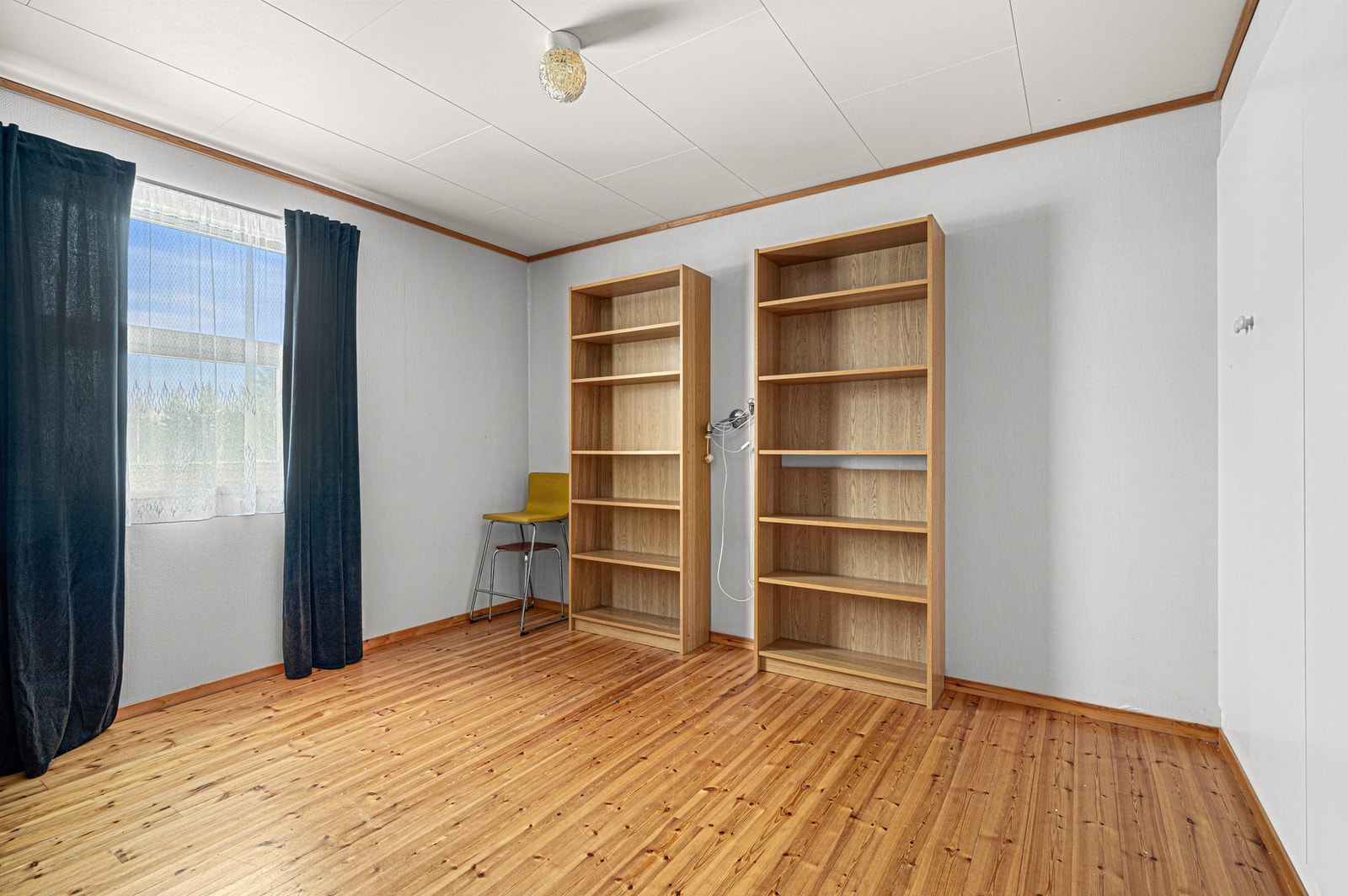 Romslig soverom på 13m2. Galleribilde