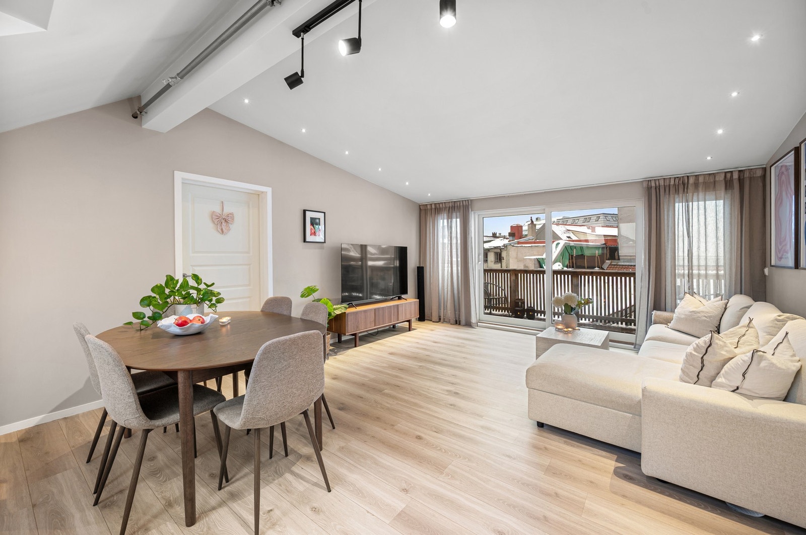 EiendomsMegler1 v/ Marthe Frantzen har gleden av å presentere Sandgata 5 B! Galleribilde