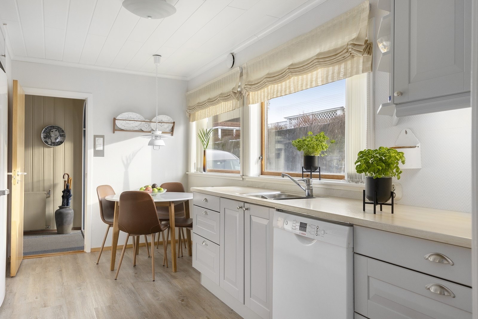 Frittstående hvitevarer medfølger handelen Galleribilde