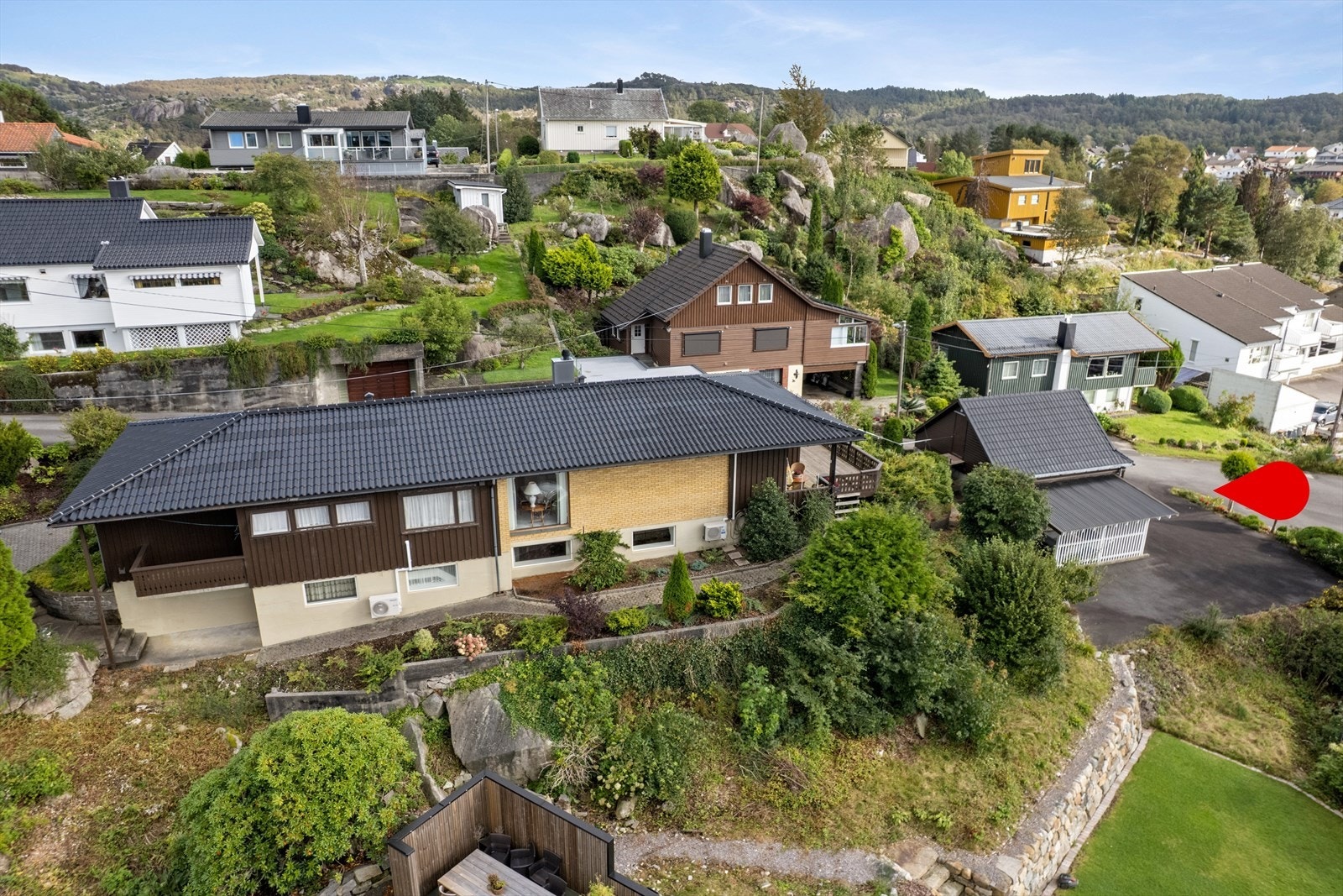 Velkommen til Hestholaneveien 5, en virkelig flott eiendom! Foto: Diakrit v/Arne Ove Østebrød Galleribilde