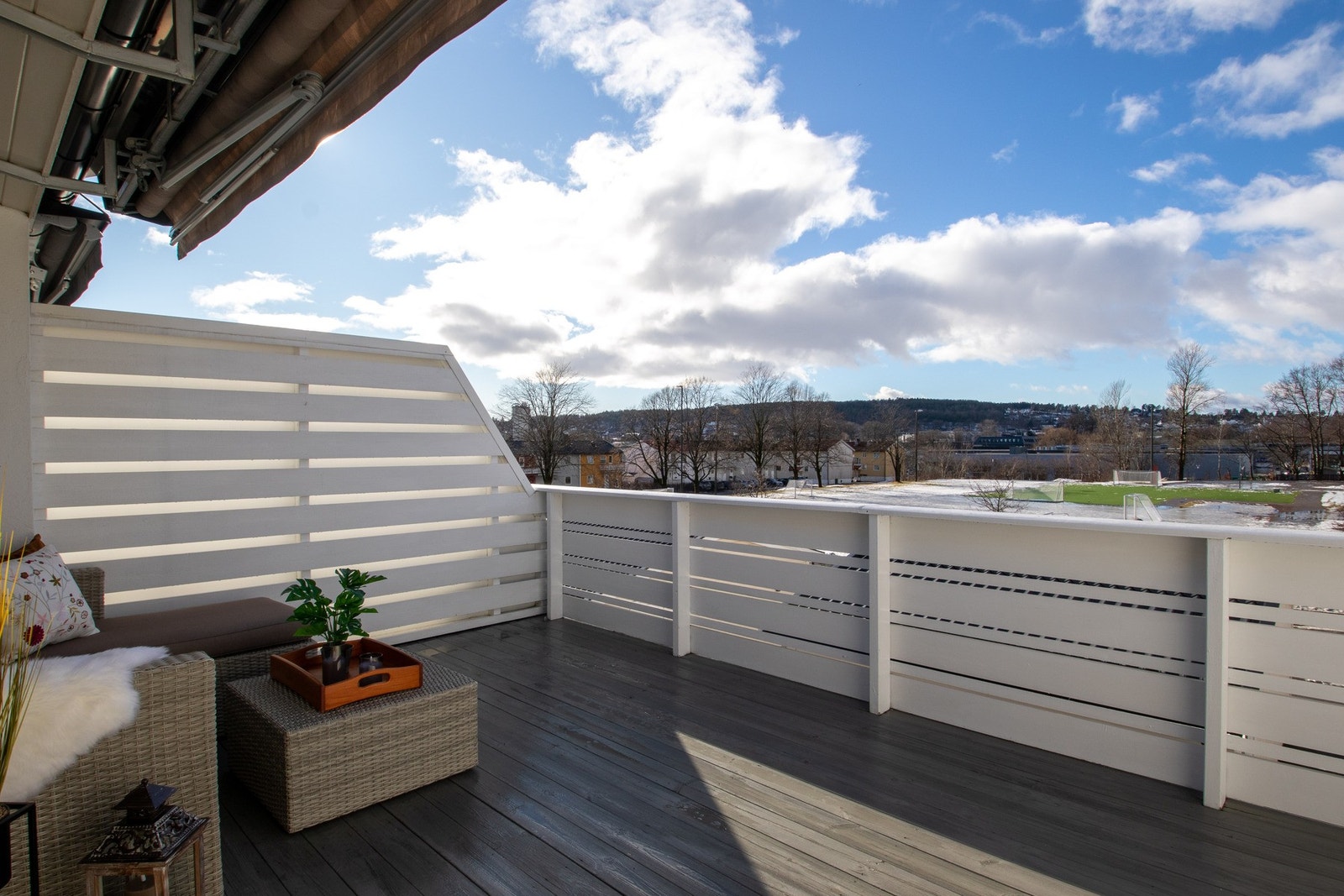 Balkongen er på ca. 16 kvm og har gode solforhold. Galleribilde