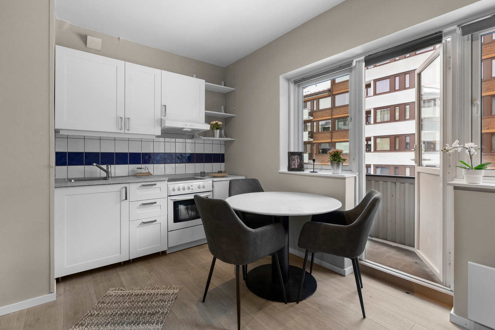 Utgang til din egen private balkong fra stuen. Galleribilde