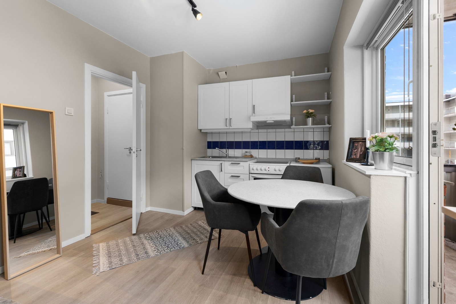 Nyere kjøkkeninnredning. Galleribilde