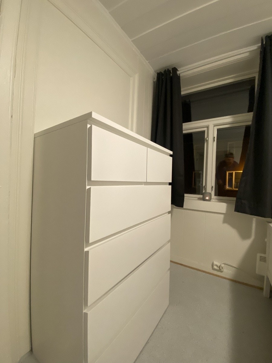 Bra med oppevaring Galleribilde