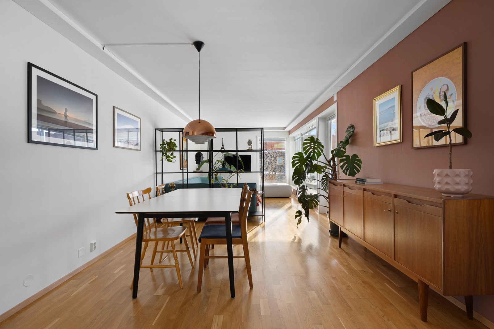 Leiligheten er malt i fine fargekombinasjoner. Galleribilde