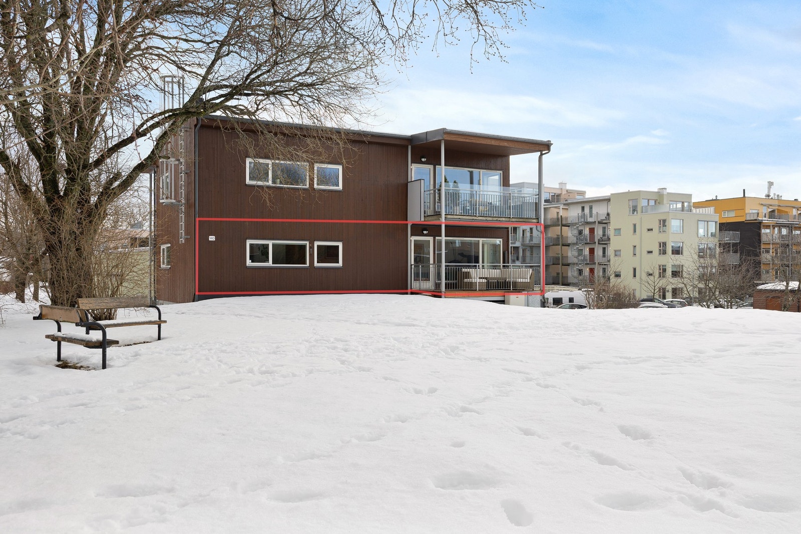 Eiendomsmegler 1 v/Anton Kopreitan har gleden av å presentere Ingemann Torps vei 140. En romslig 3-roms med skjermet beliggenhet innerst i feltet. Galleribilde