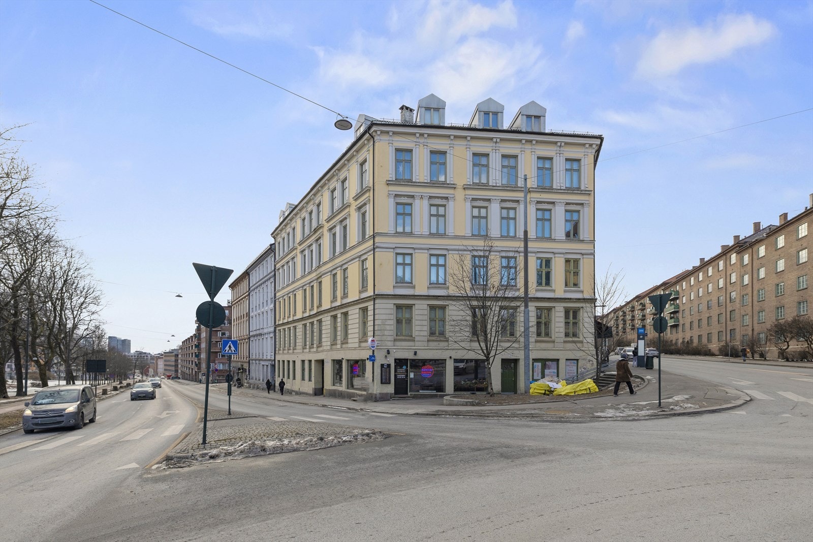 Perfekt beliggenhet for deg som liker en urban livsstil med kort vei til alt Oslo by har å tilby! Galleribilde