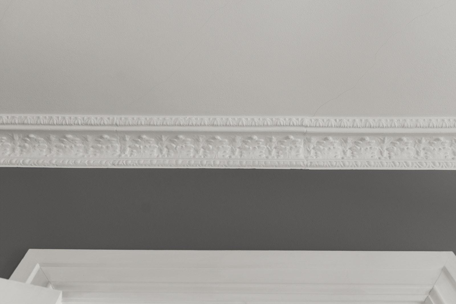 God takhøyde og stukkatur. Galleribilde