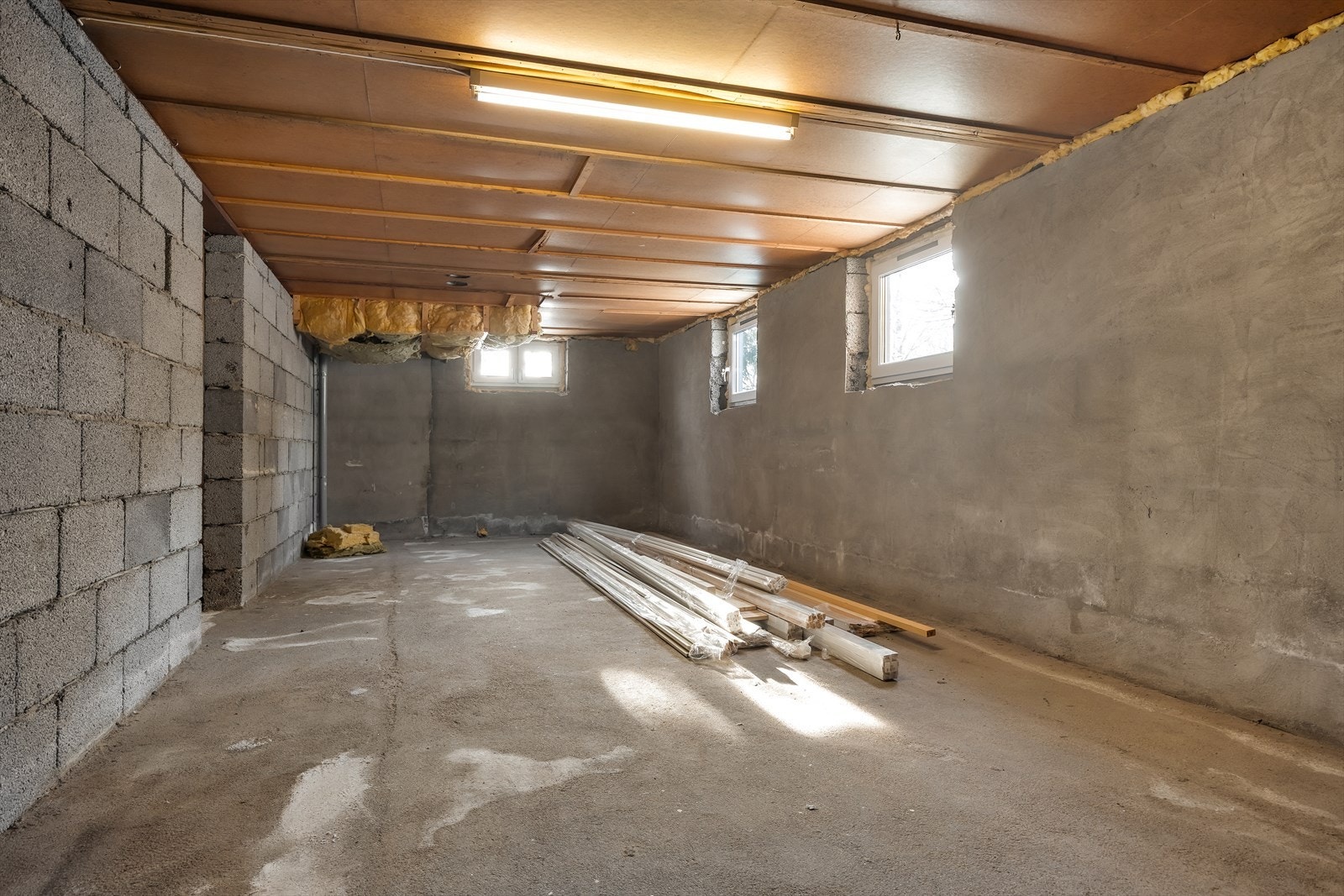 Her er det rikelig med plass for oppbevaring av sesongutstyr og annet. Galleribilde